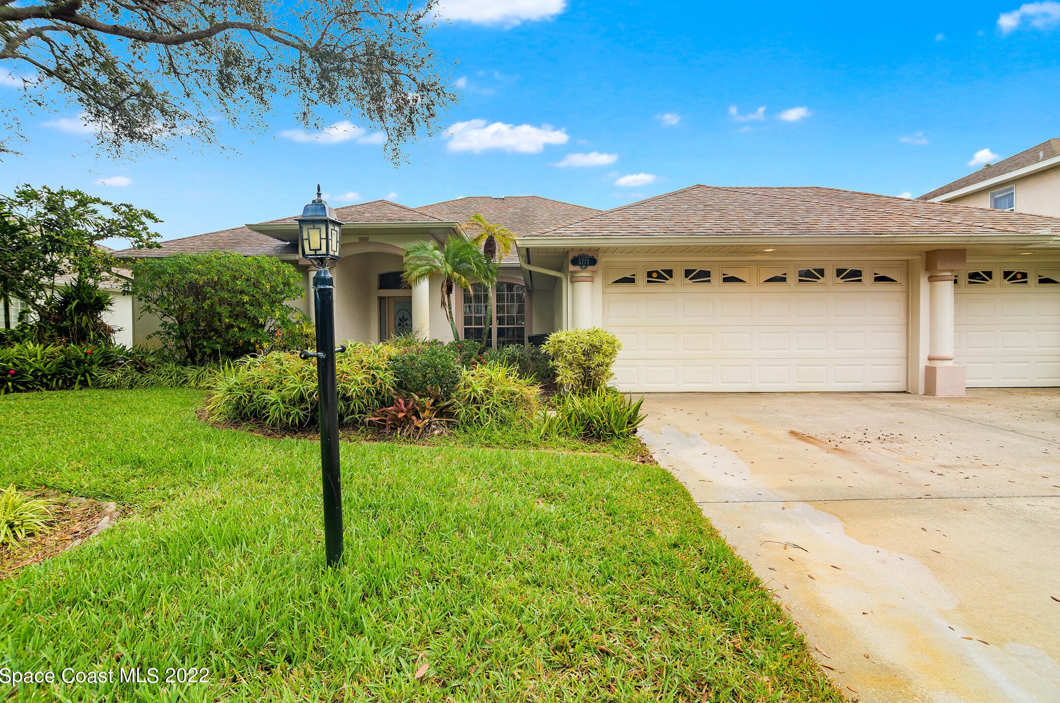 5713 Newbury Cir, Melbourne, FL 32940-1884