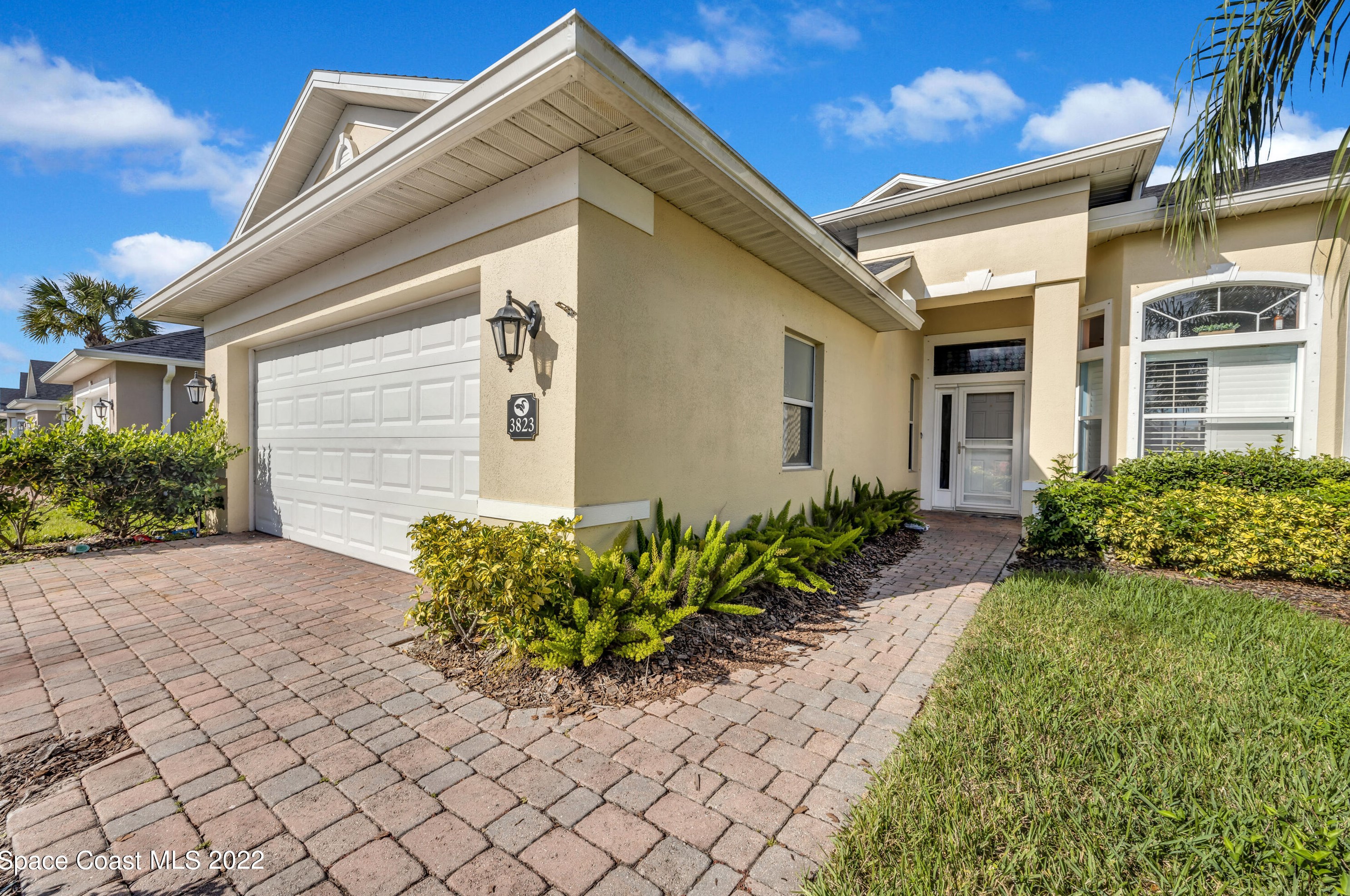 3823 Carambola Cir, Melbourne, FL 32940-6679
