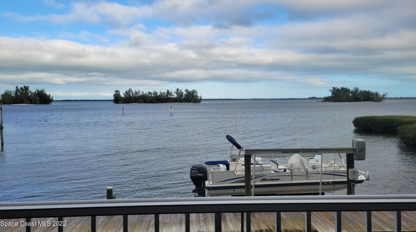 6005 N River Run Dr, Sebastian, FL 32958