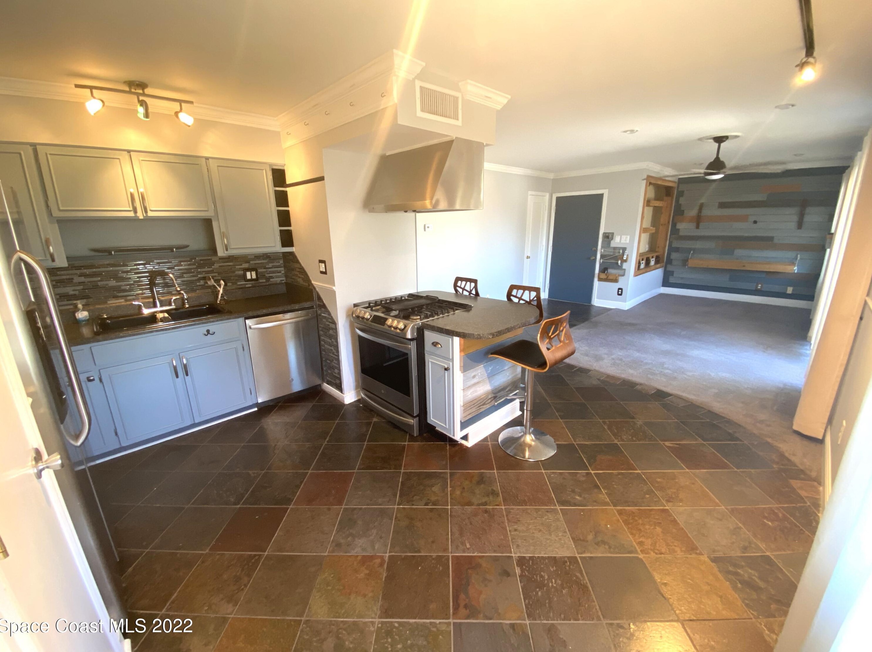 115 E Colonial Ct #d, Melbourne, FL 32937