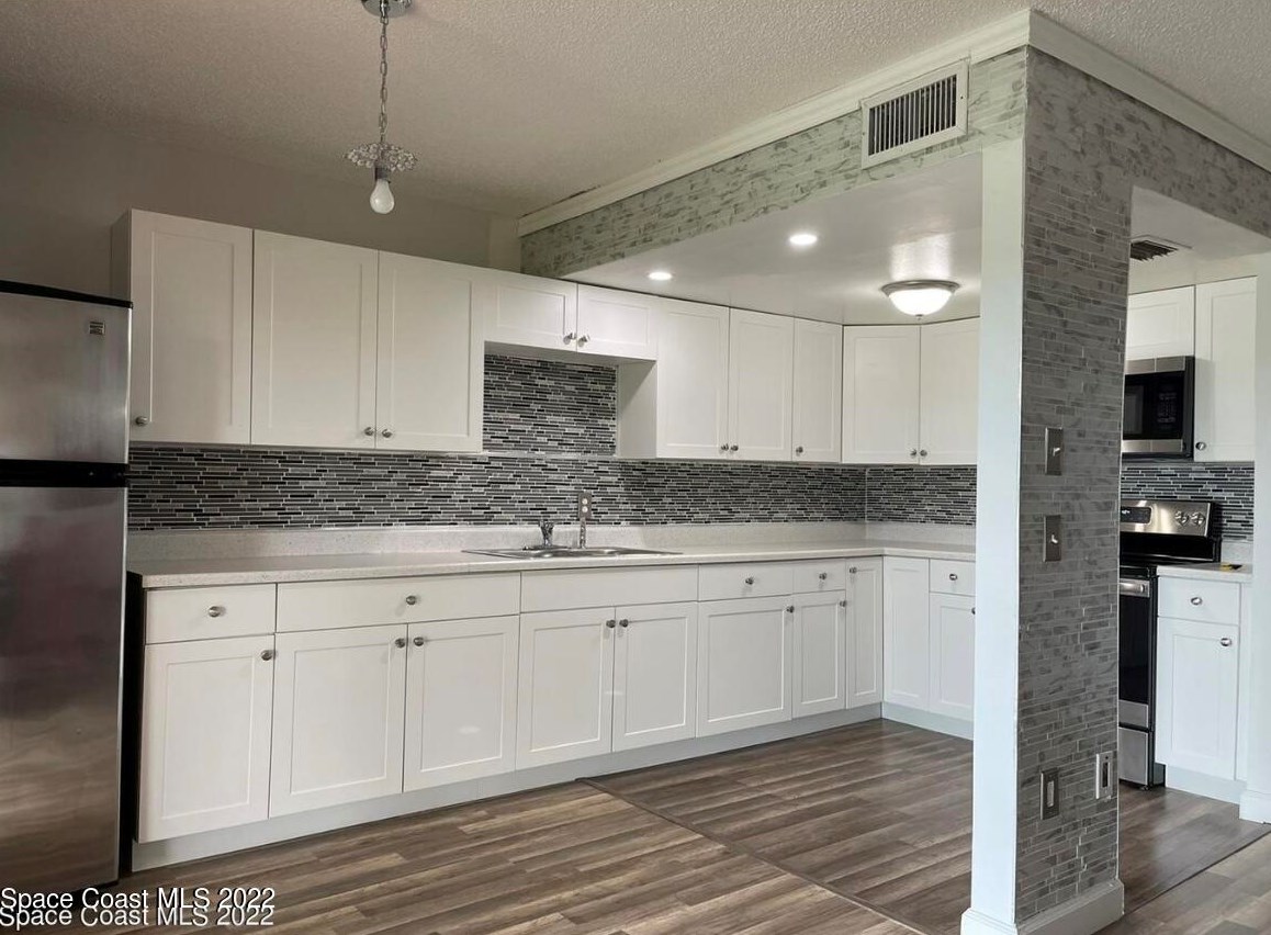 165 San Juan Cir, Melbourne FL  32935-5423 exterior