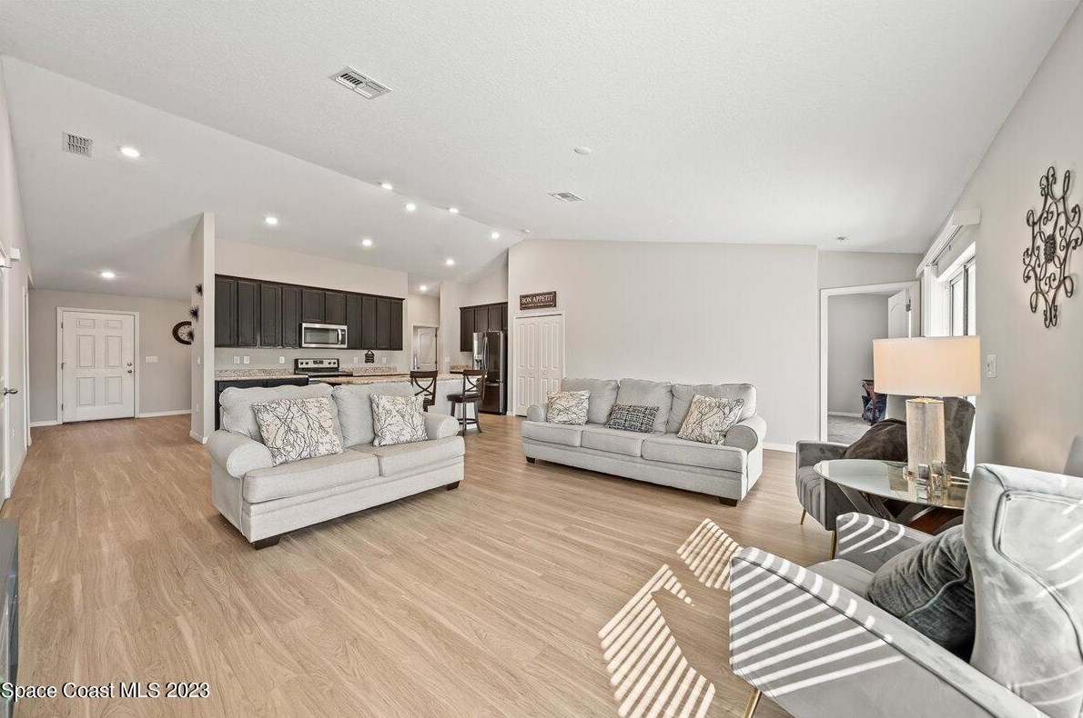 499 Ellington Ave, Melbourne FL  32909-4126 exterior