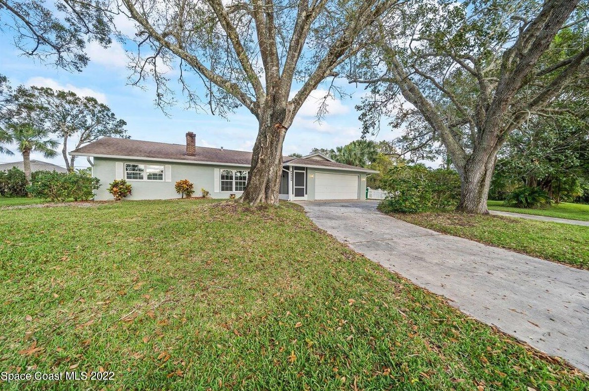 1362 Damask Ln, Sebastian, FL 32958