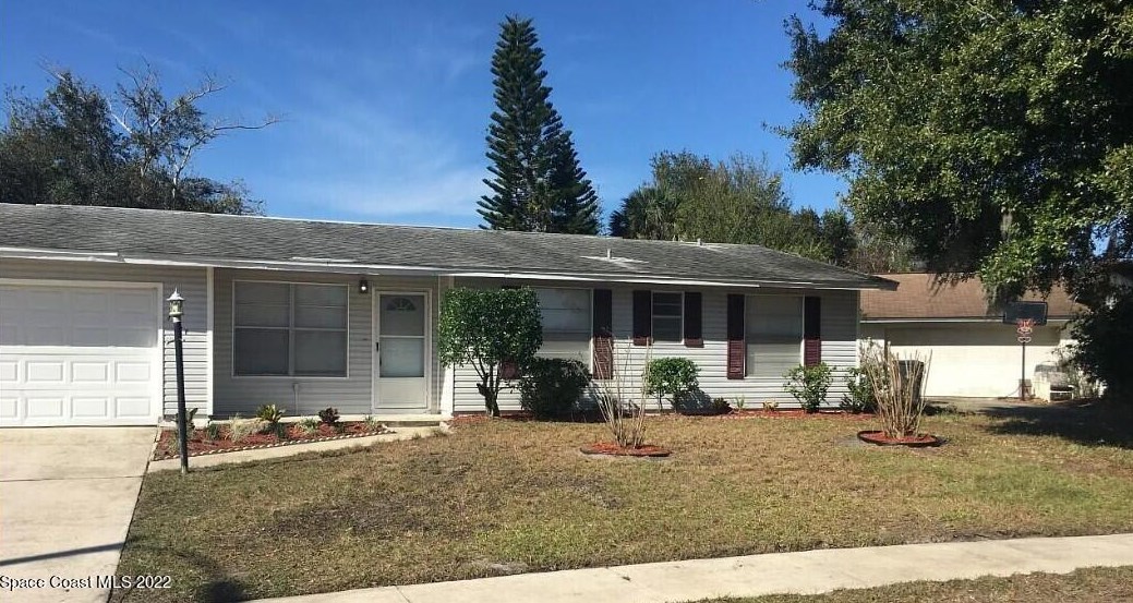 1285 La Mesa Ct, Titusville, FL 32780
