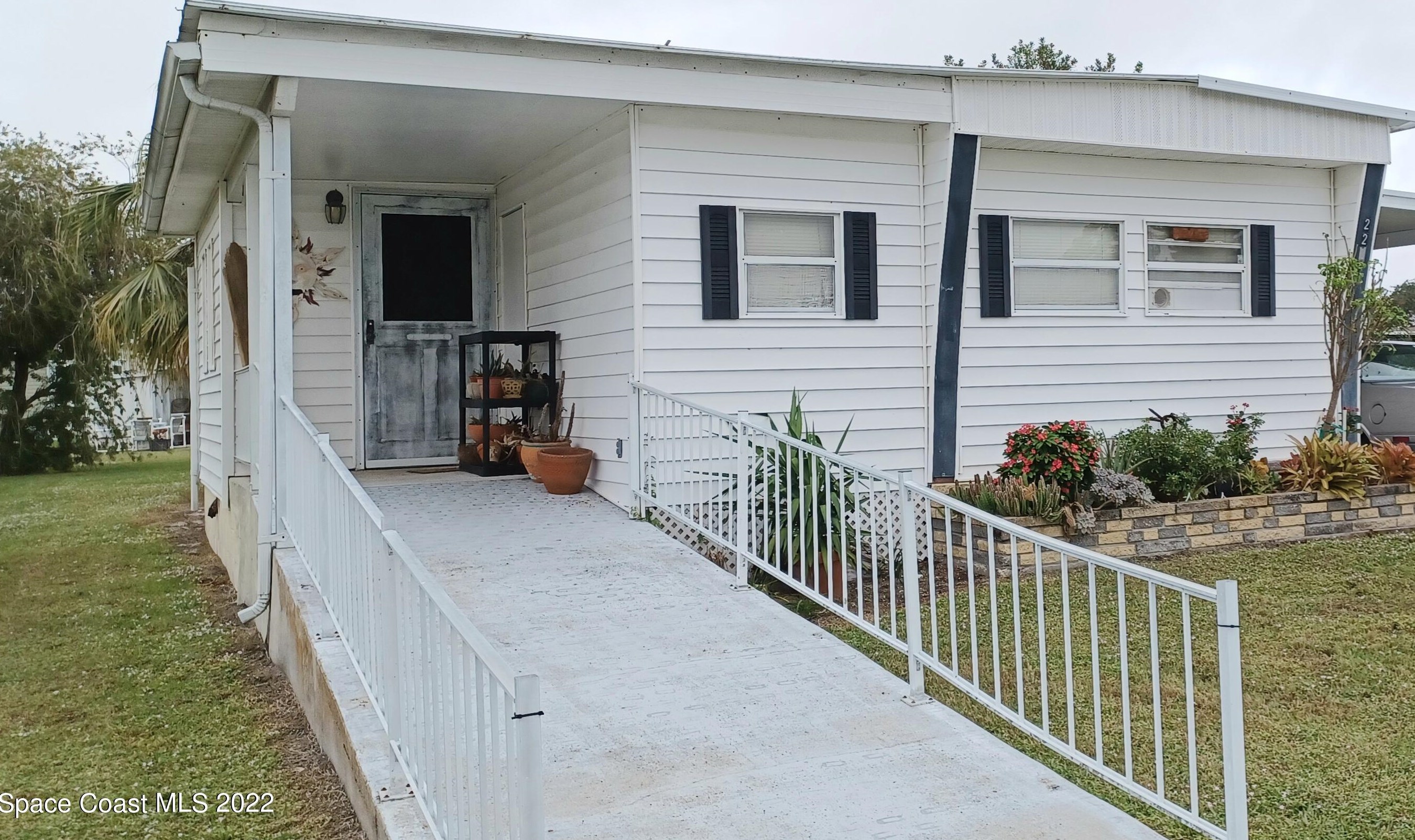 220 Berry Ct, Melbourne, FL 32907-2163