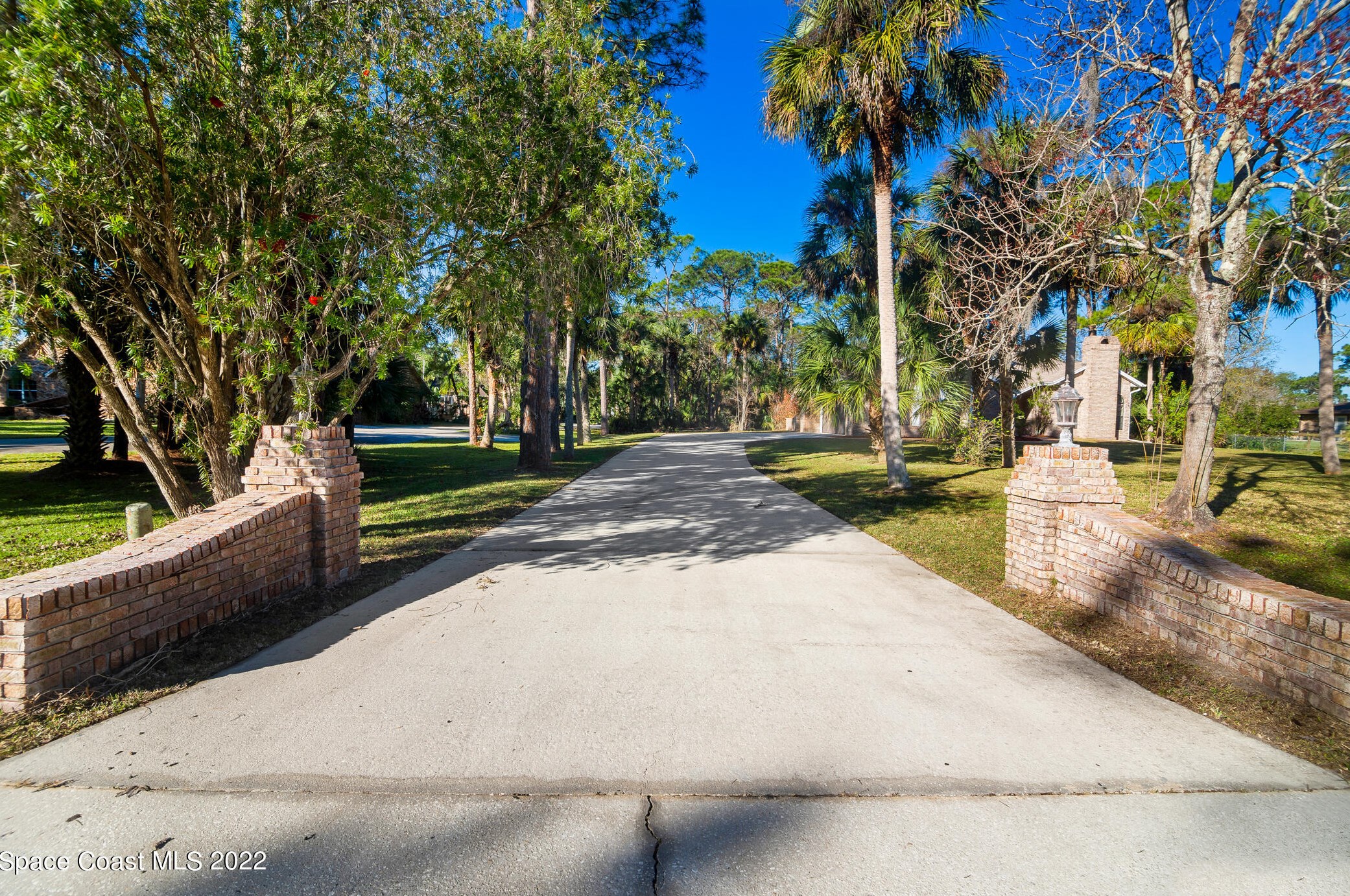 2672 Shell Wood Dr, Melbourne, FL 32934-7733