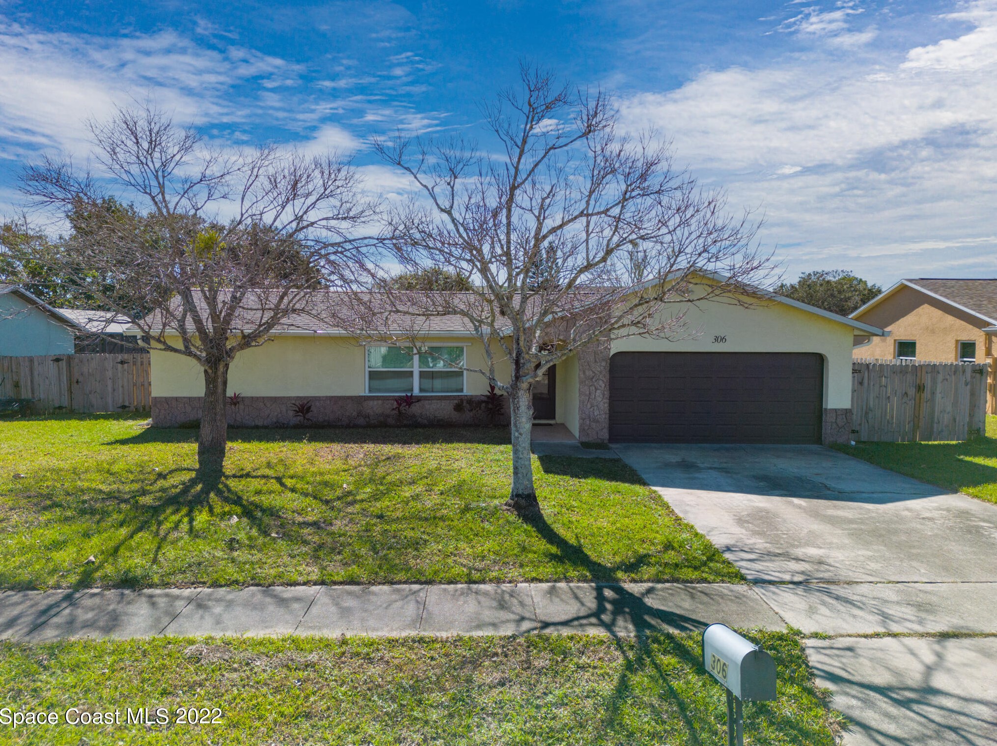306 Cinnamon Lake Cir, Melbourne, FL 32901-8513