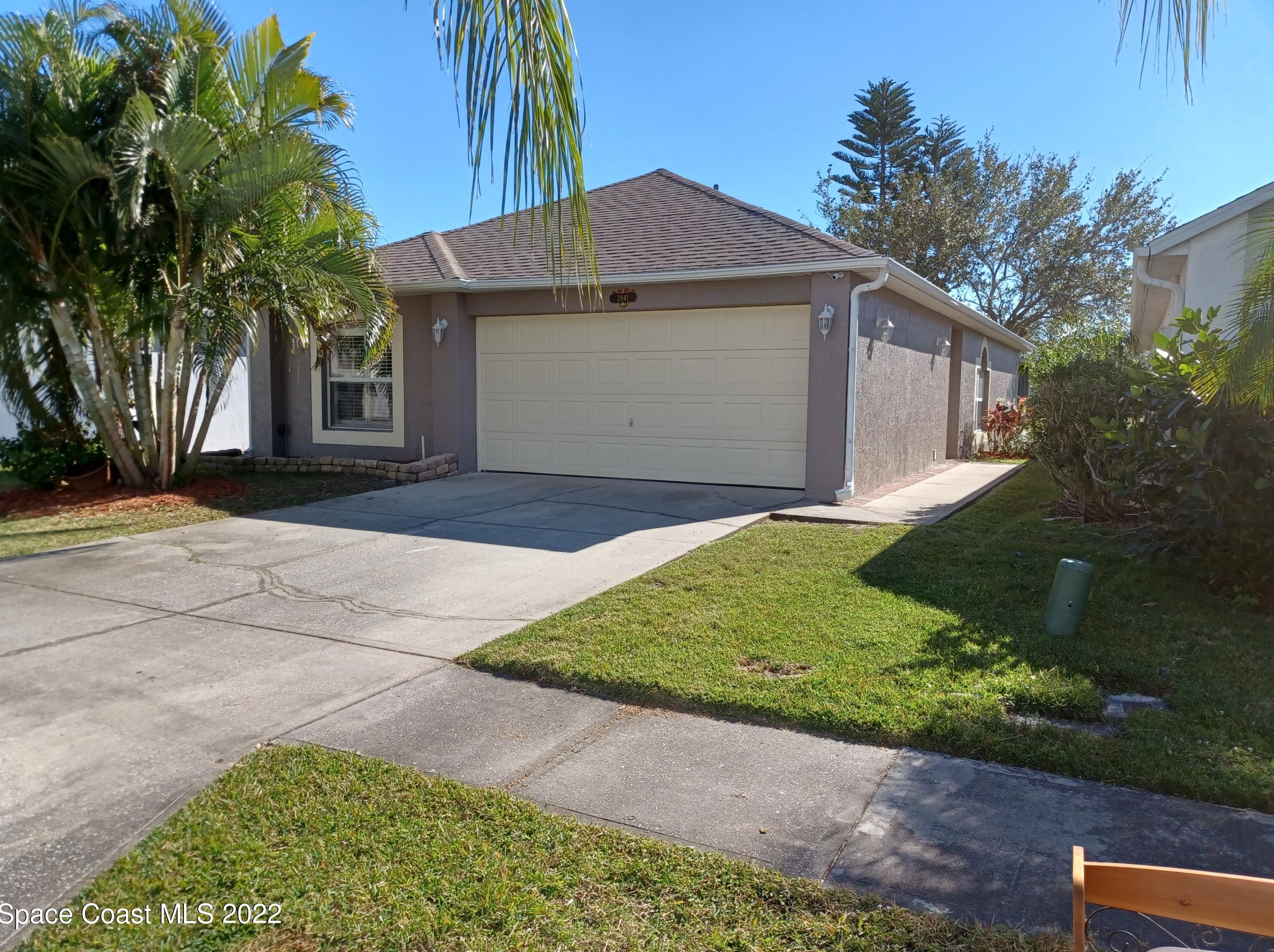 2841 Maderia Cir, Melbourne, FL 32935-5596
