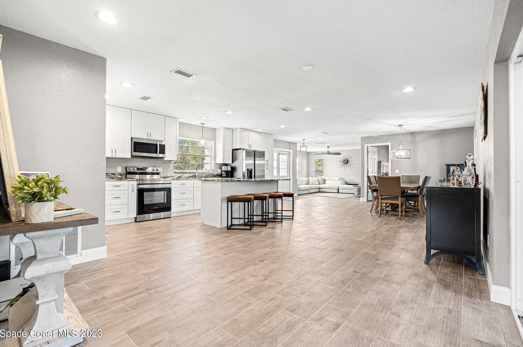 1237 Glenham Dr, Melbourne FL  32905-4807 exterior