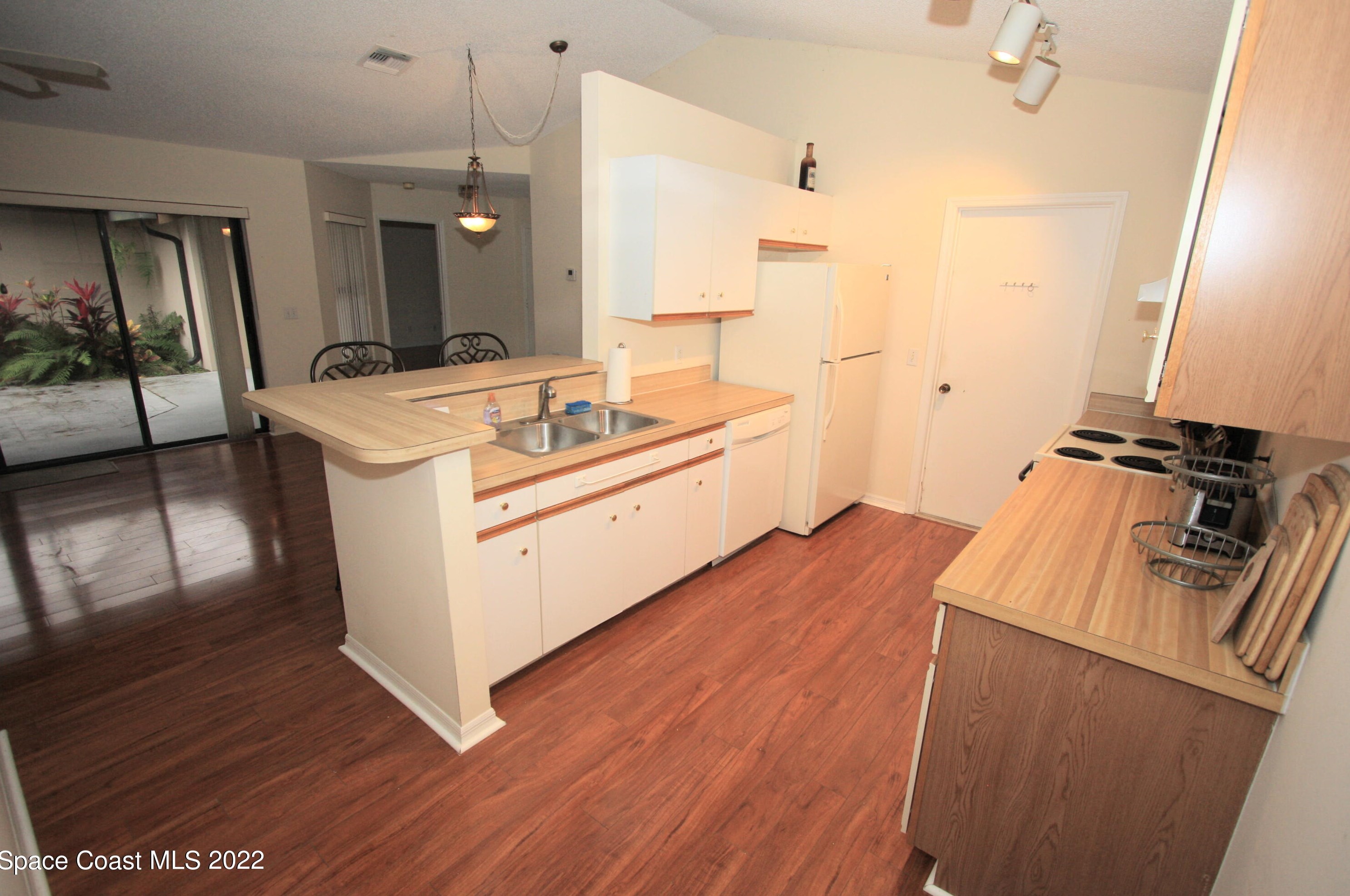 6254 Mirror Lake Ct, Sebastian, FL 32958