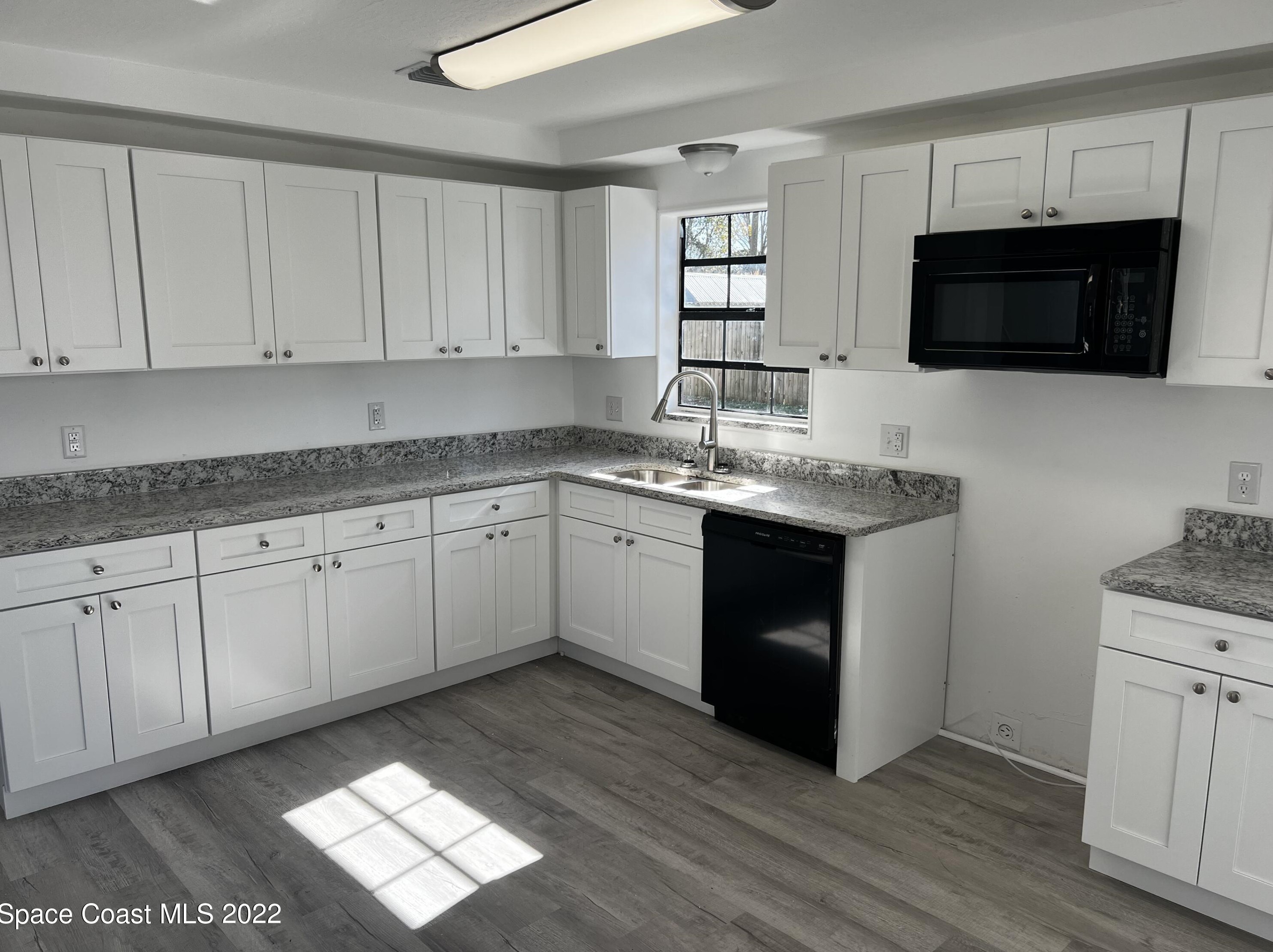 1200 Grandeur St, Melbourne, FL 32909-3839