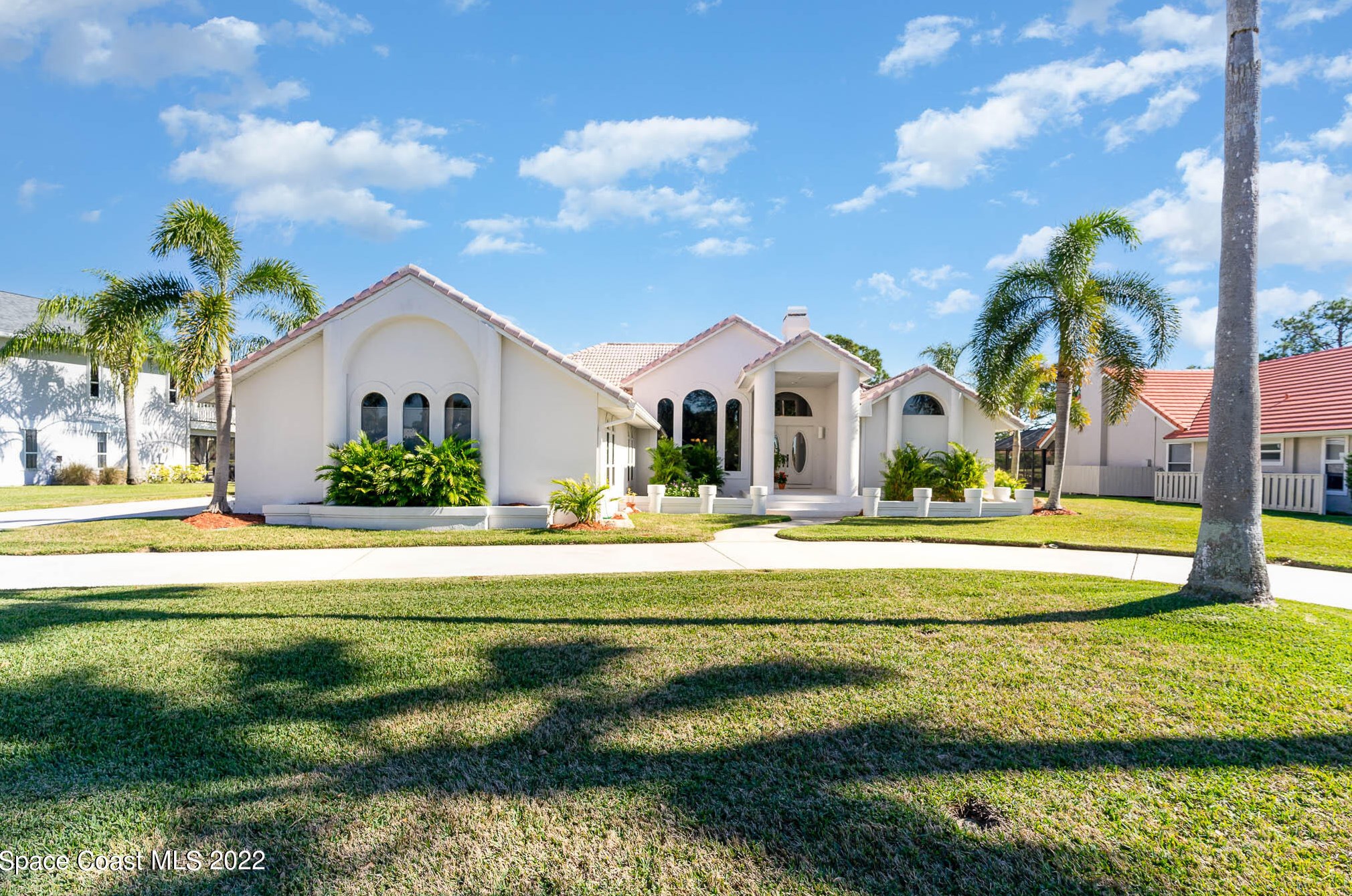 697 Spring Lake Dr, Melbourne, FL 32940-1957