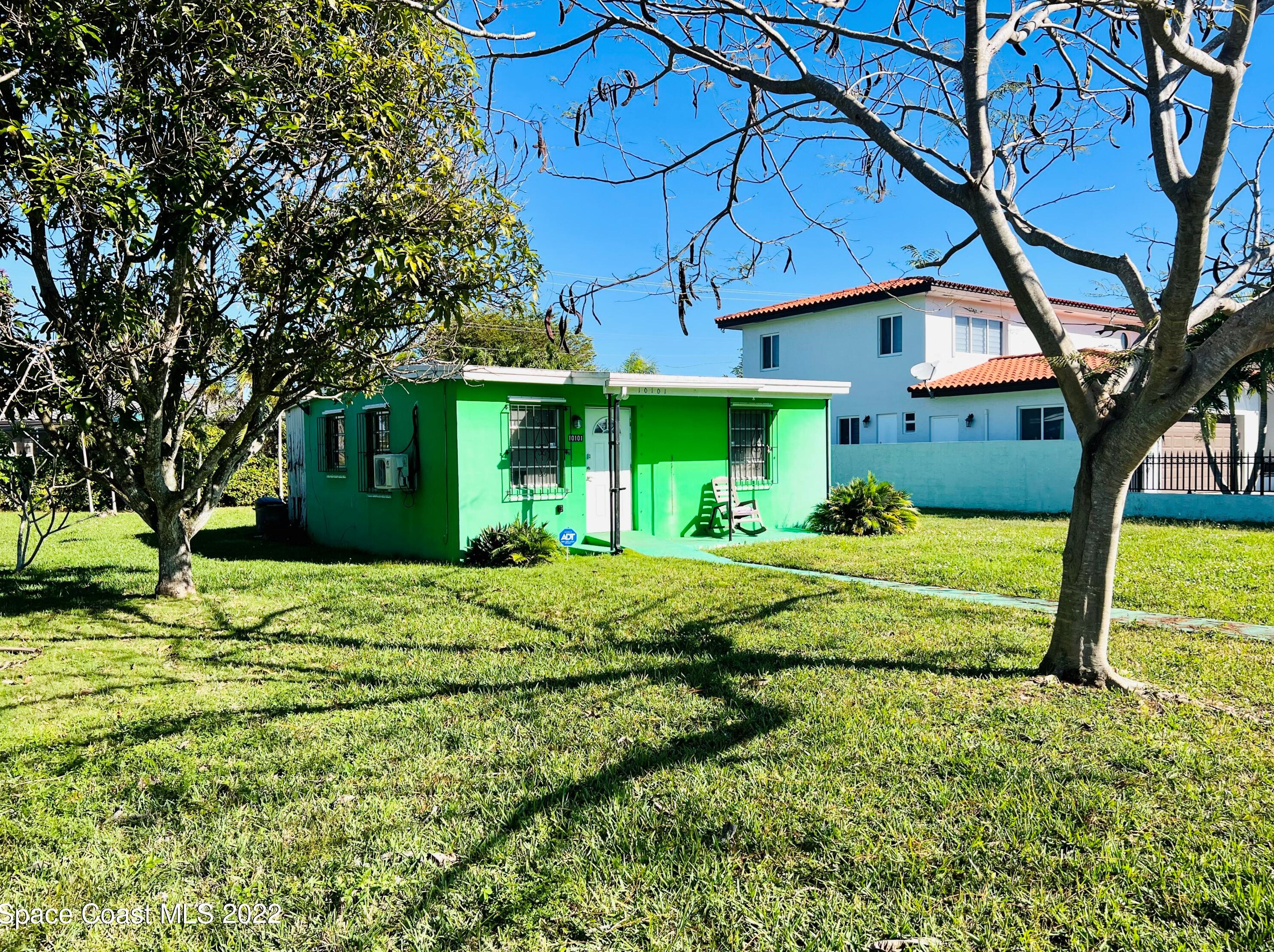 10101 46th St, Miami, FL 33165-5711