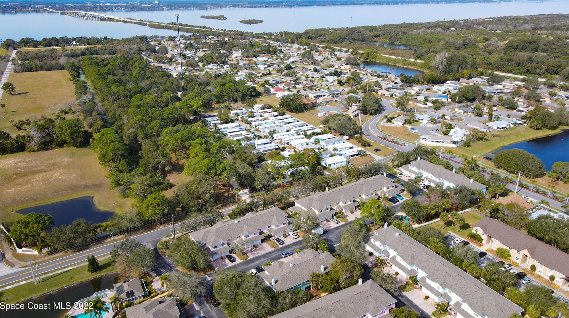 2460 Hemingway Ln, Merritt Island FL 32953-4042 exterior