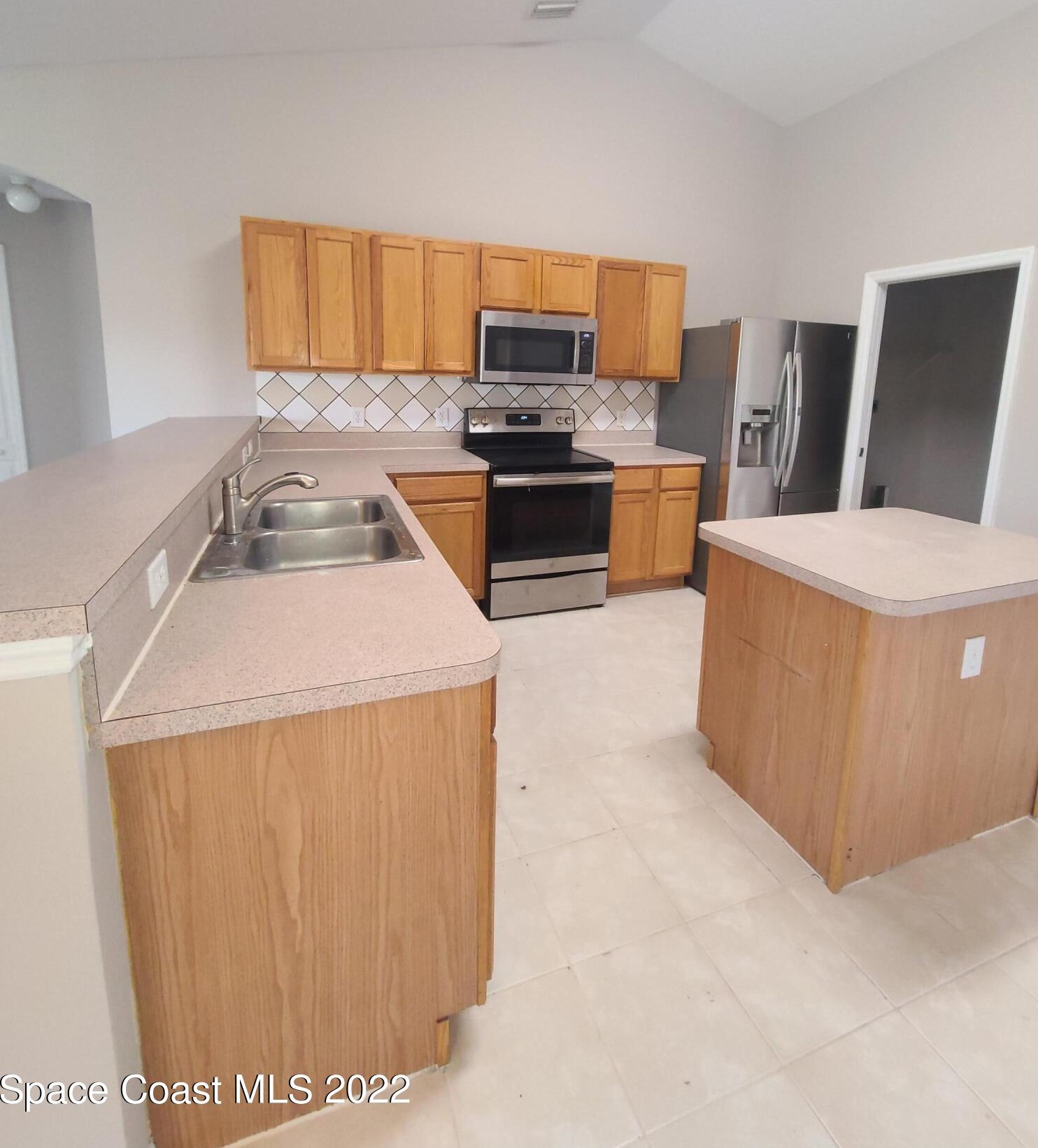 437 Bayard Ave Ne, Melbourne, FL 32907