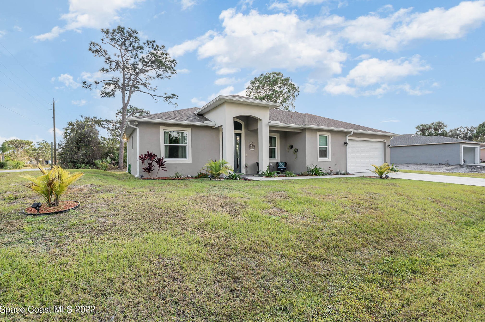 1498 Toy St, Melbourne, FL 32909-5735