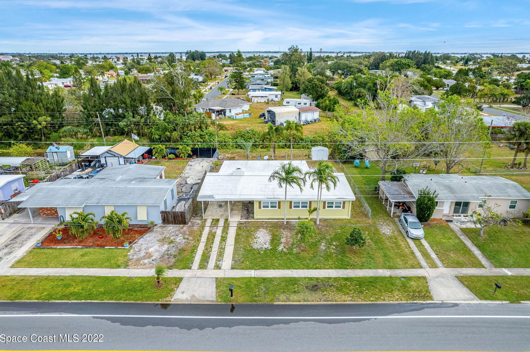 1051 Bianca Dr, Melbourne, FL 32905-6031