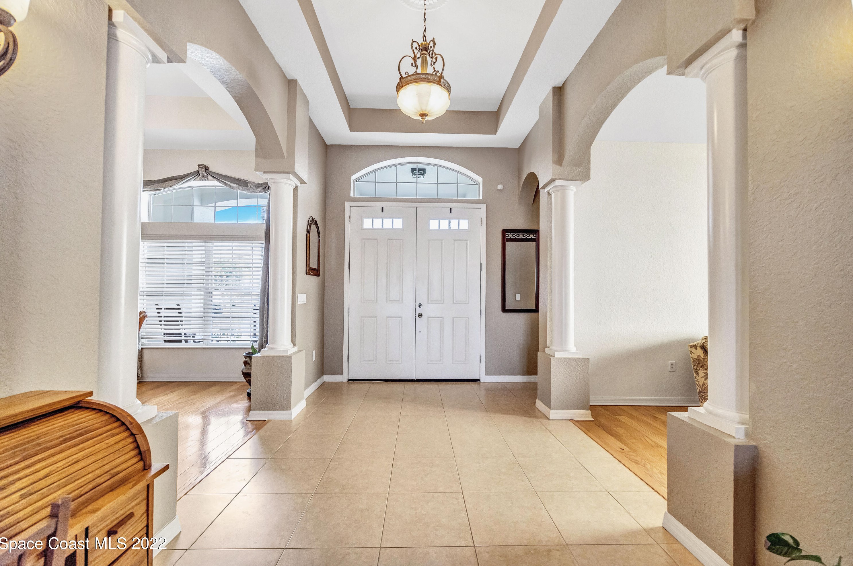 4708 Chastain Dr, Melbourne, FL 32940-1274