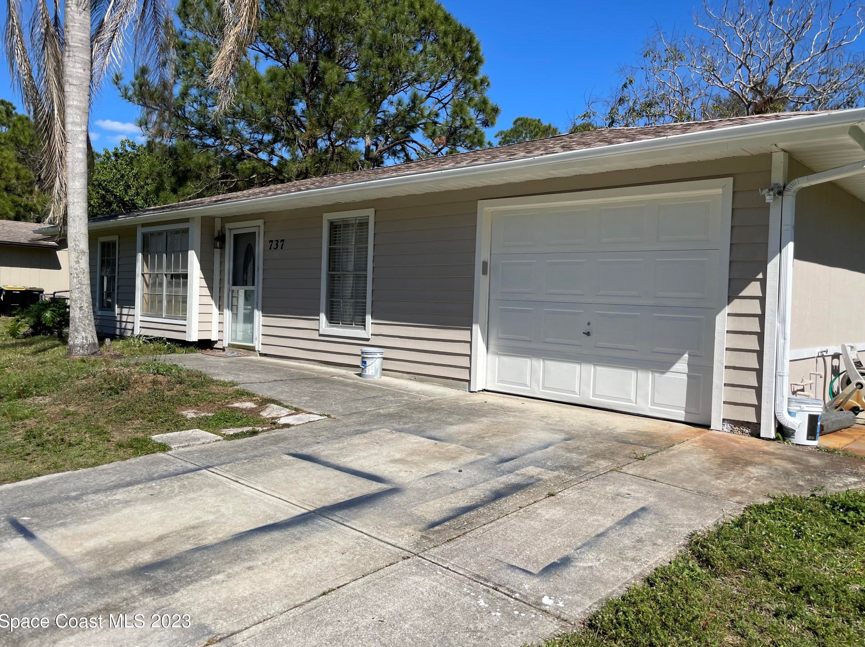 737 Santo Domingo Ave, Melbourne, FL 32908-7427