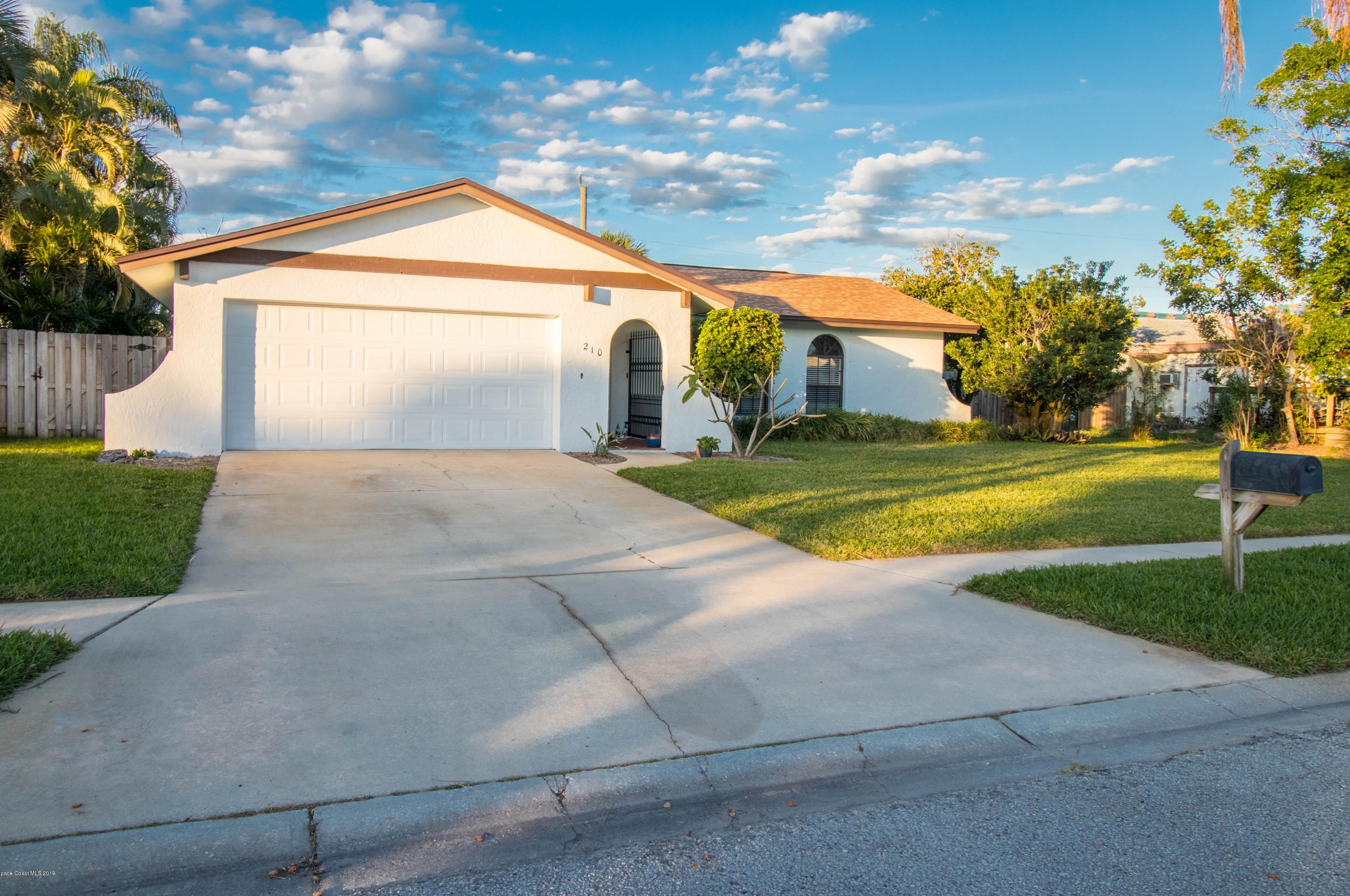 210 Maple Dr, Melbourne, FL 32937