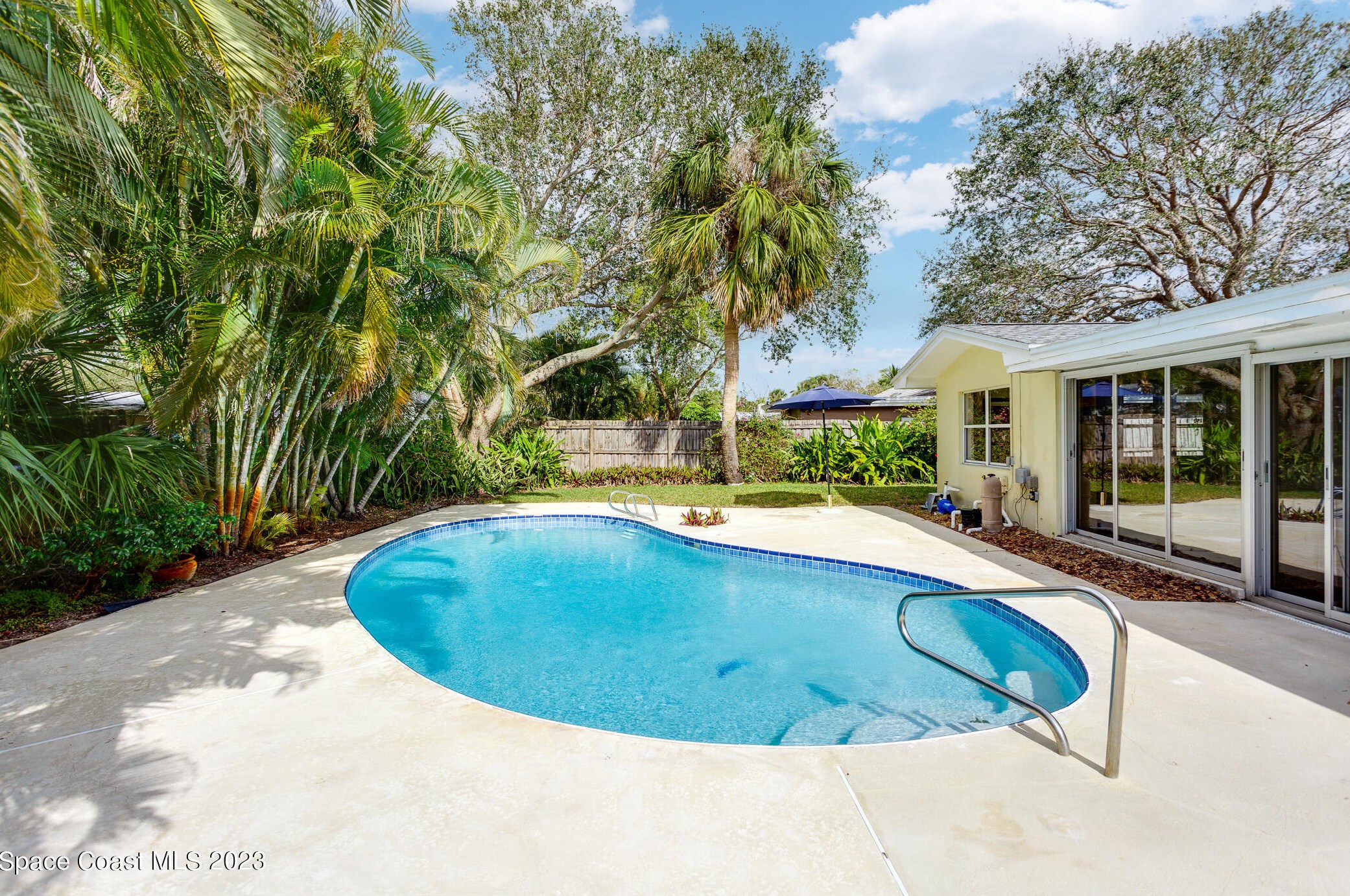 608 Mango Dr, Melbourne, FL 32951-2126