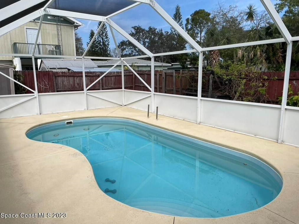 300 Tulip Ln, Melbourne, FL 32901-1924