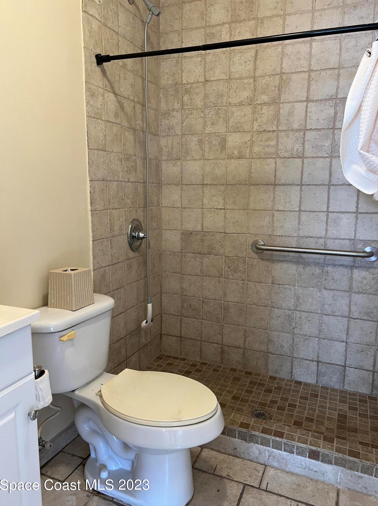 2320 Pineapple Ave, Melbourne FL  32935-6642 exterior