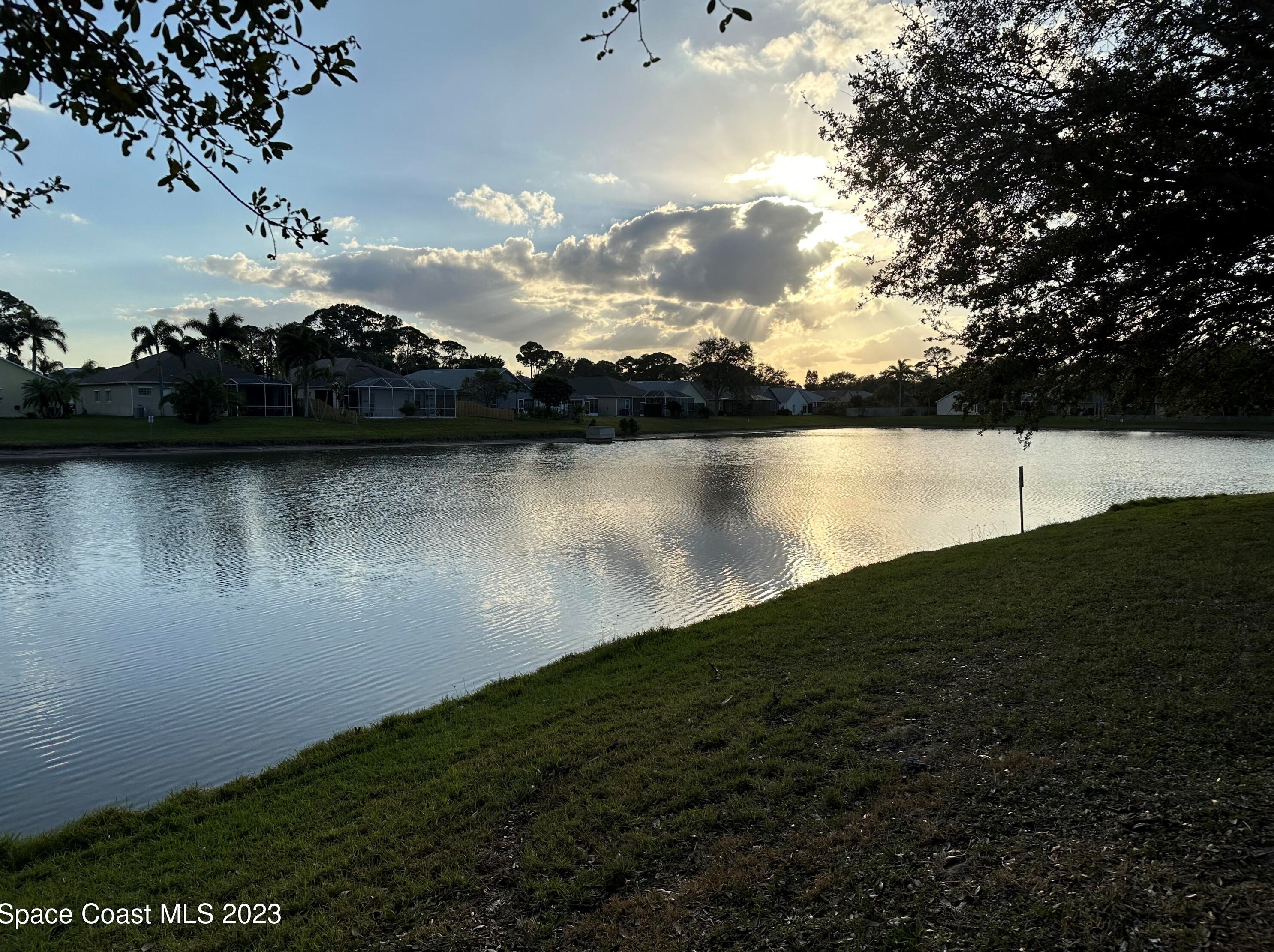 4890 Erin Ln, Melbourne, FL 32940