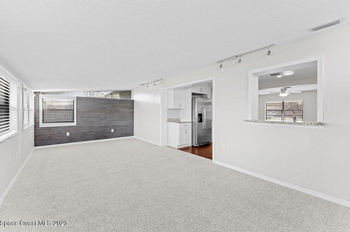 320 Nelson Dr, Merritt Island FL  32953-4733 exterior