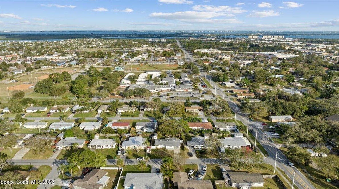 320 Nelson Dr, Merritt Island FL  32953-4733 exterior