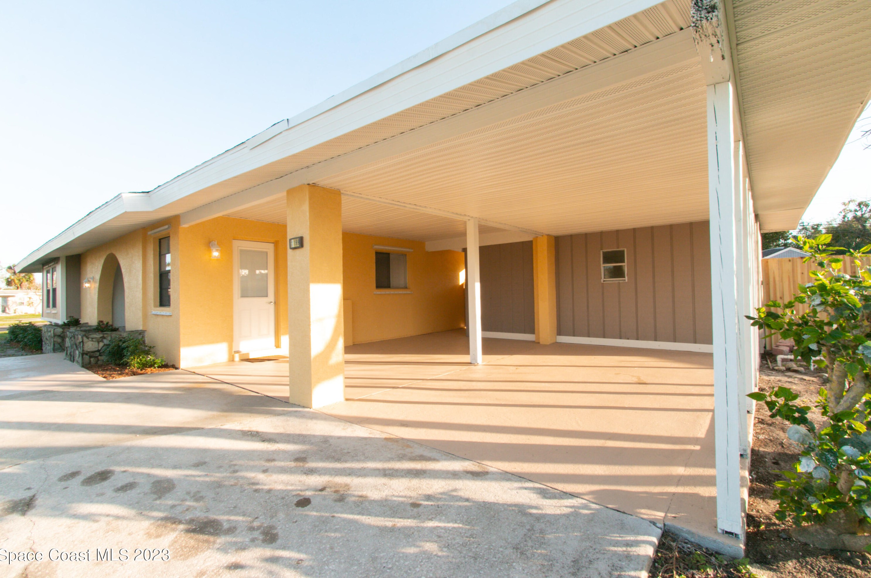 1199 Daytona Dr, Melbourne, FL 32905-4936