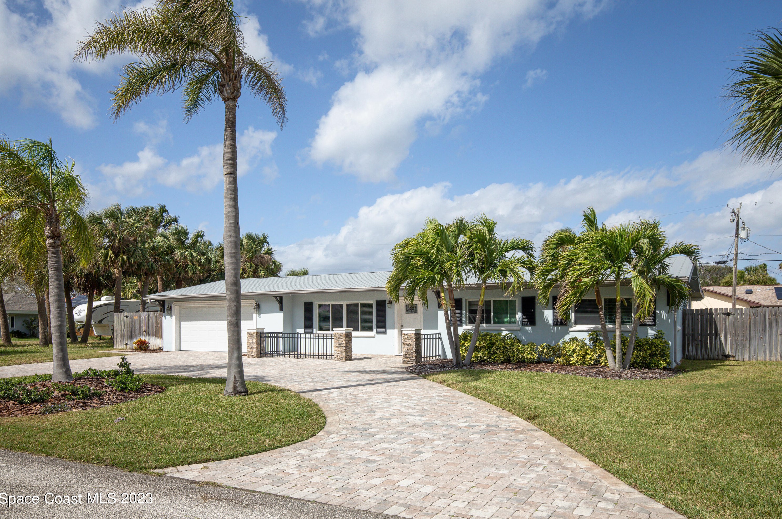 130 13th Ave, Melbourne, FL 32903-3212