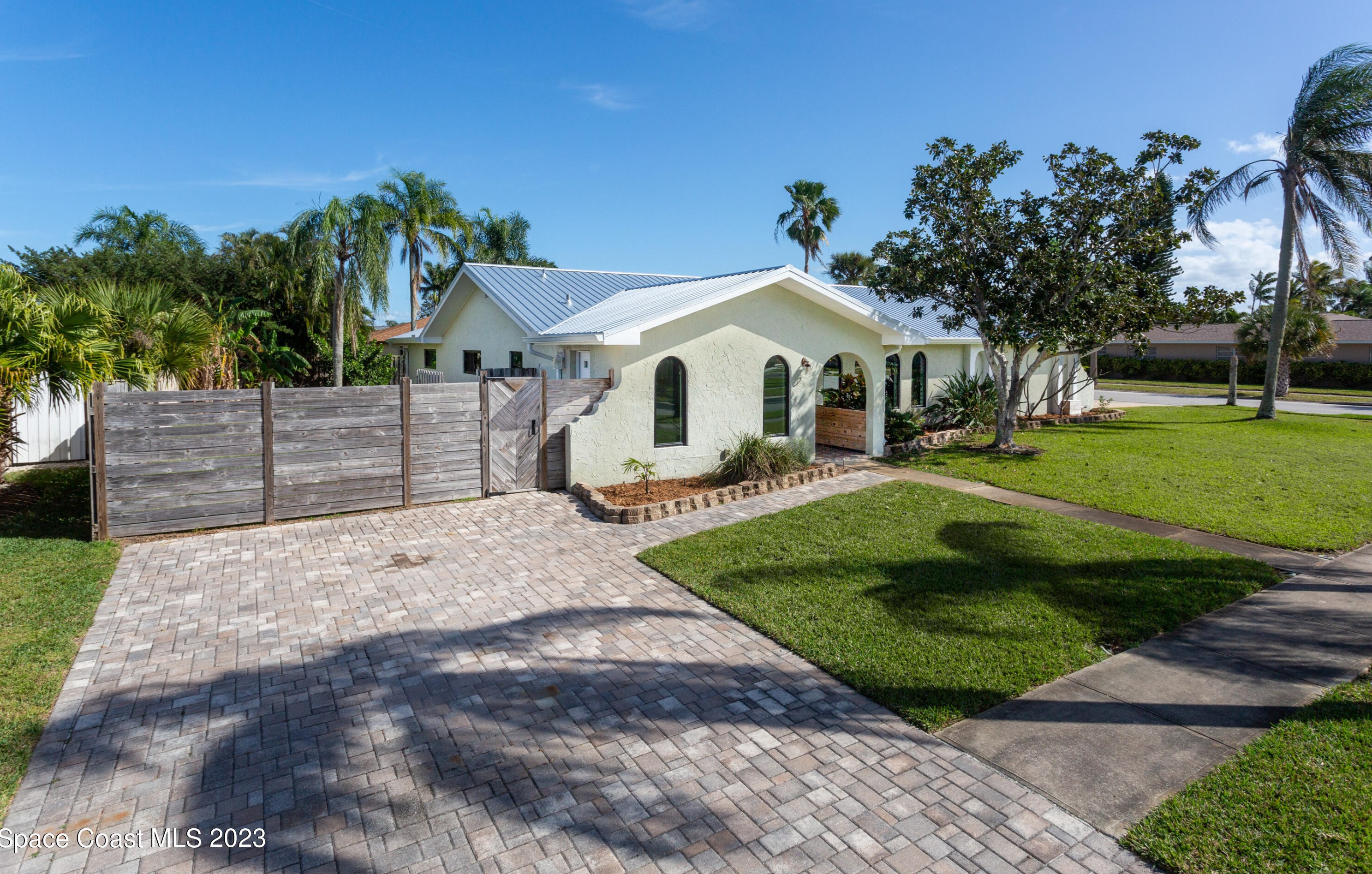 677 Caribbean Rd, Melbourne, FL 32937-4028