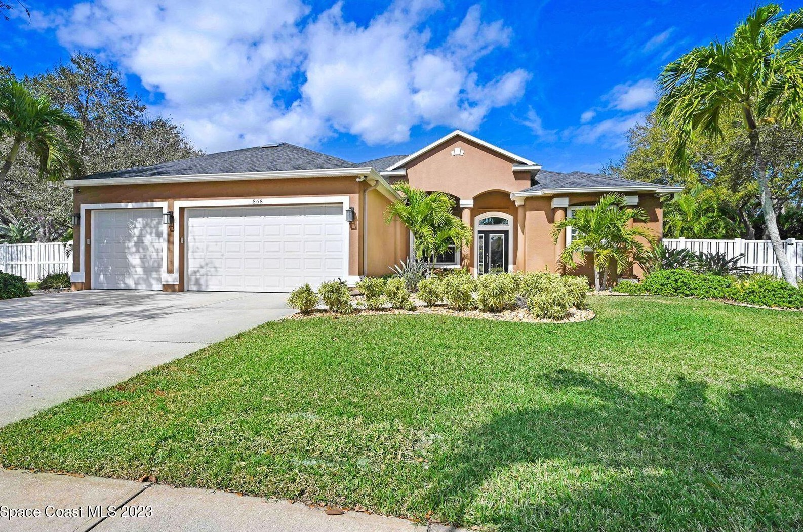 868 Woodbine Dr, Merritt Island, FL 32952