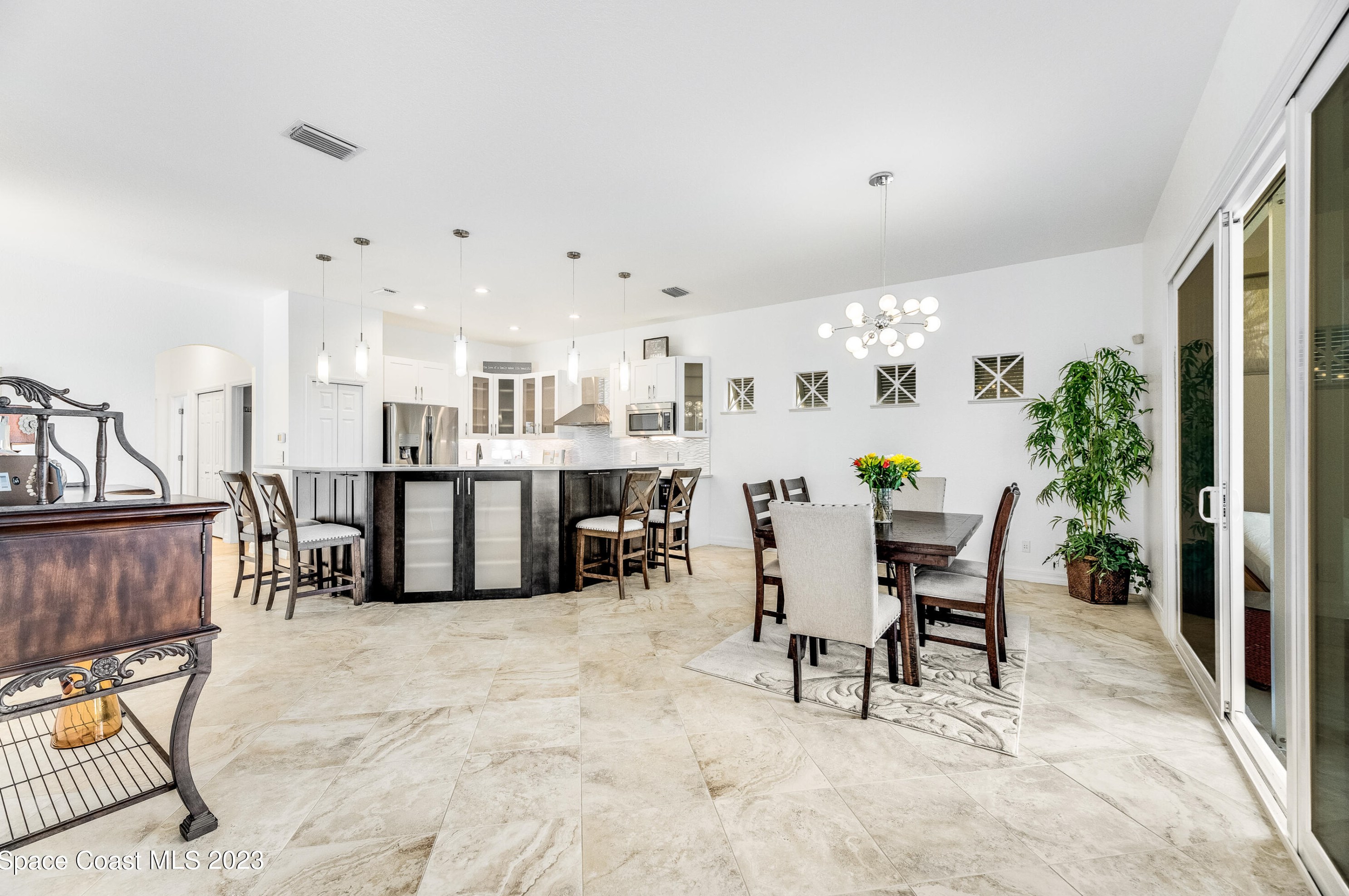 284 Clyde St, Melbourne, FL 32951-3300