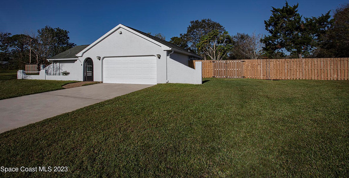 1205 Stardust Ct, Melbourne, FL 32905-3704