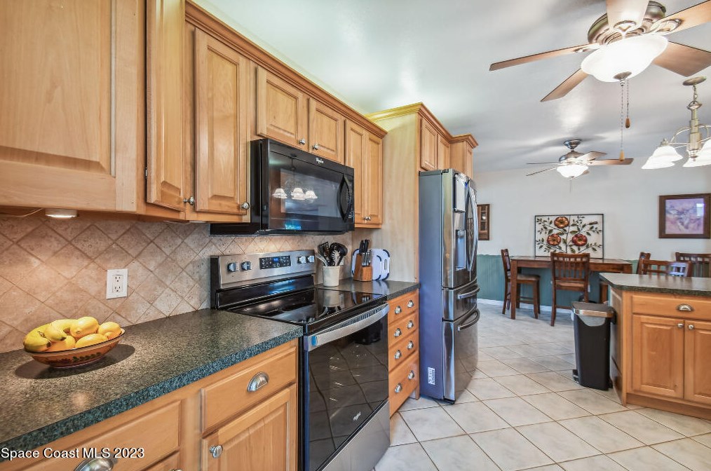 610 Barrett Dr, Merritt Island FL  32952-5885 exterior