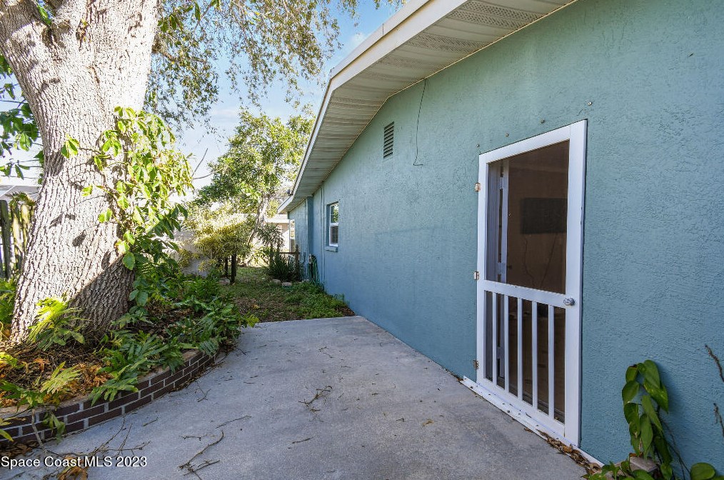 610 Barrett Dr, Merritt Island FL  32952-5885 exterior