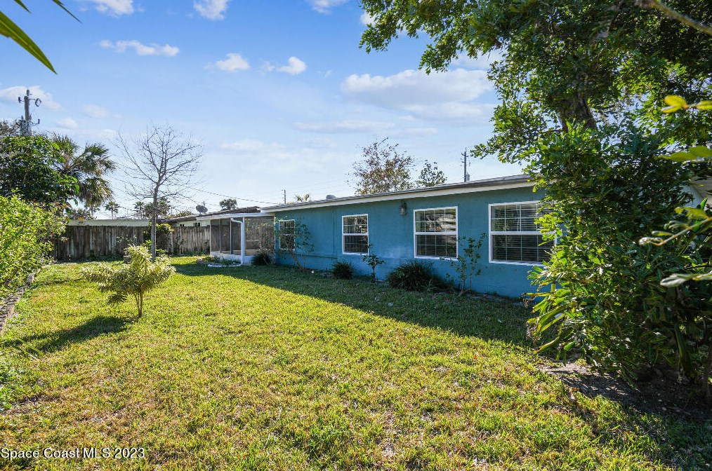 610 Barrett Dr, Merritt Island FL  32952-5885 exterior