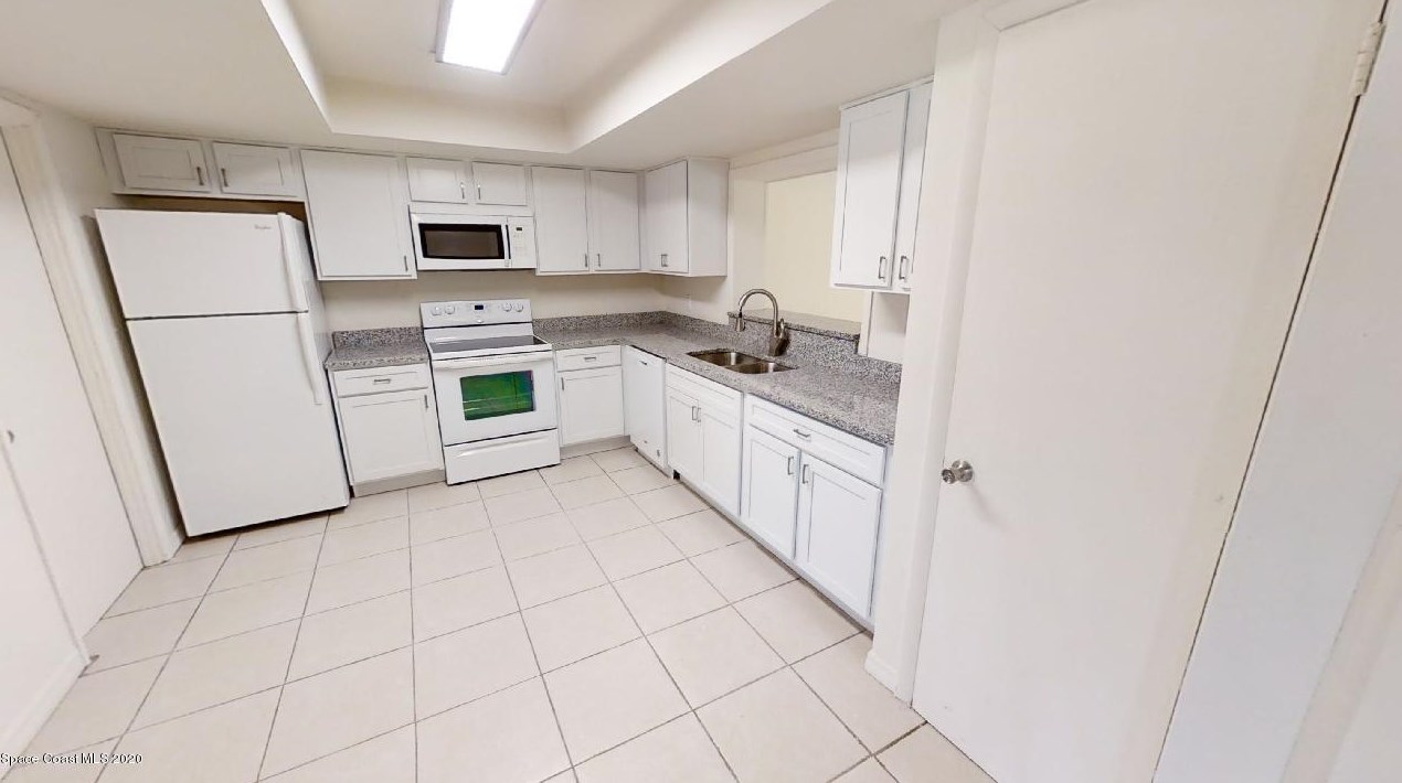 1580 Parkway Dr, Melbourne, FL 32935