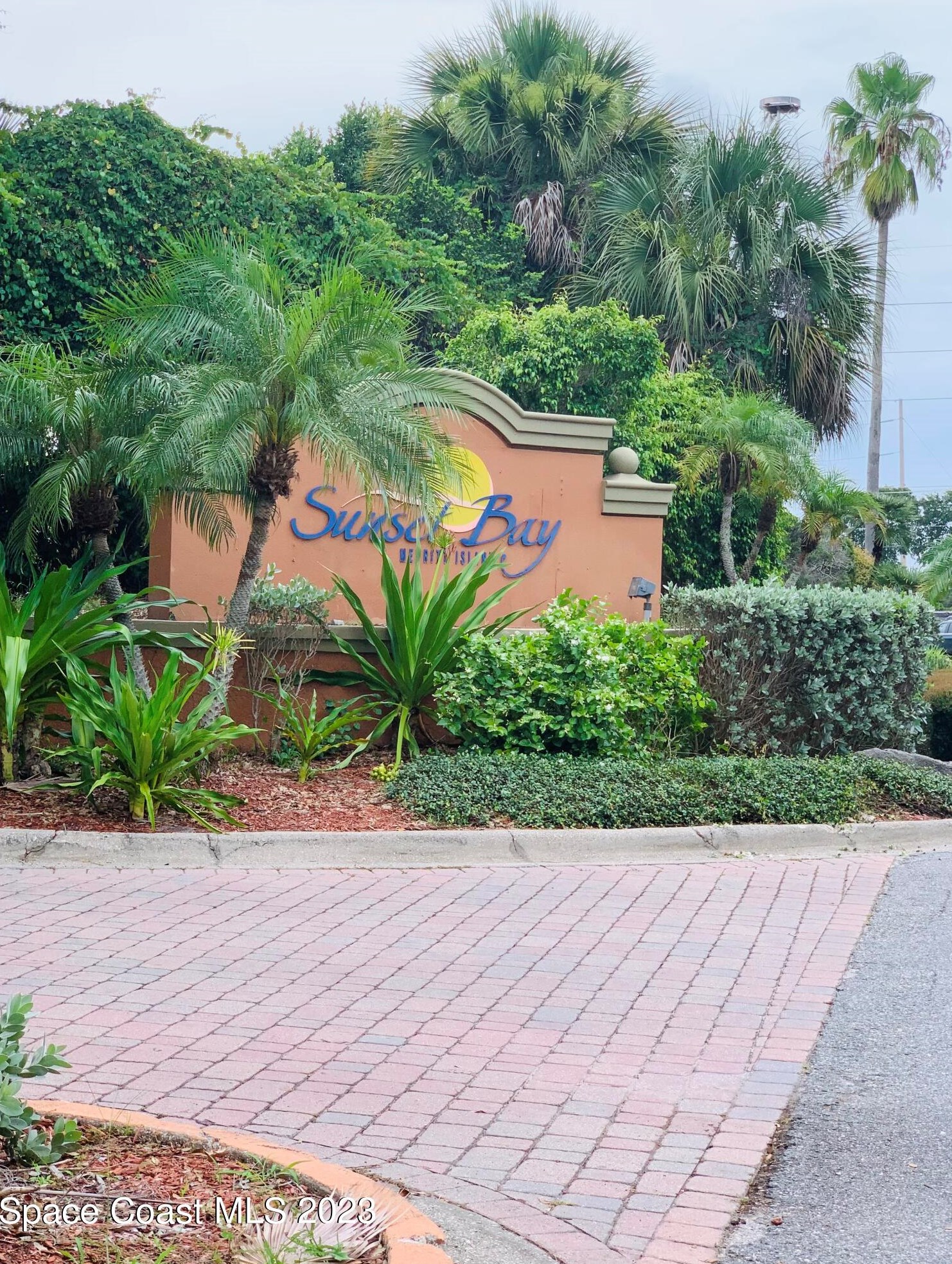 225 S Tropical Trail #621, Merritt Island, FL 32952