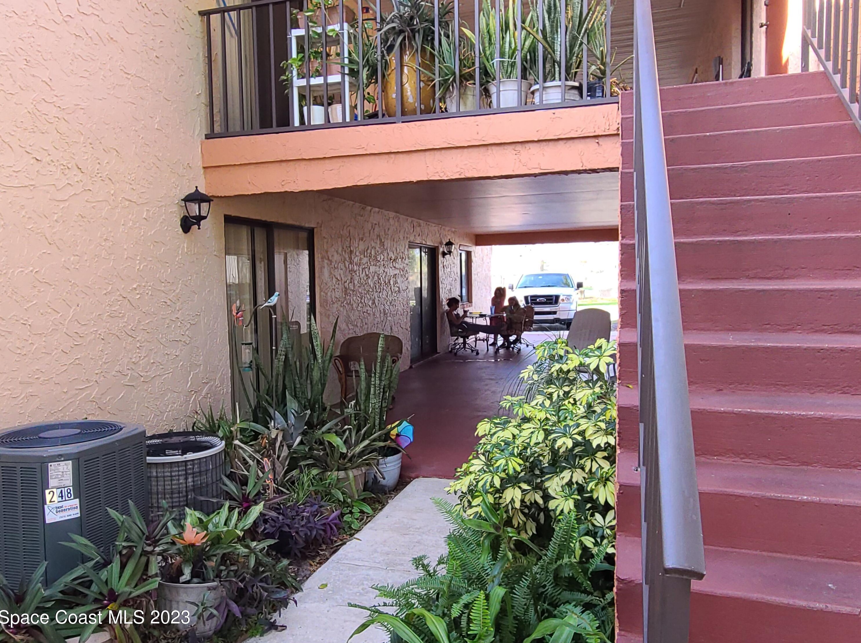 150 San Juan Cir, Melbourne FL 32935-5457 exterior