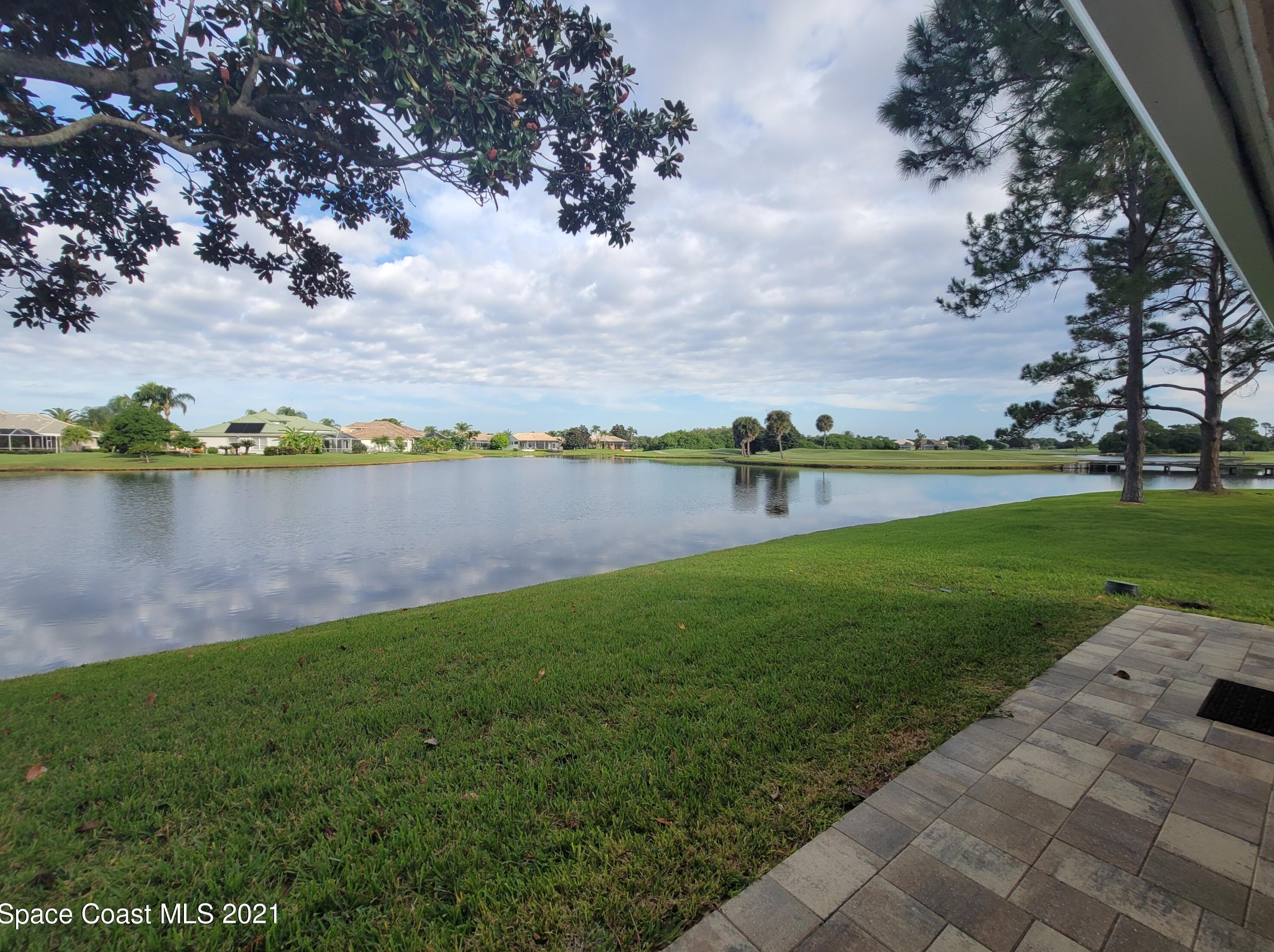 912 Ridge Lake Dr, Melbourne, FL 32940