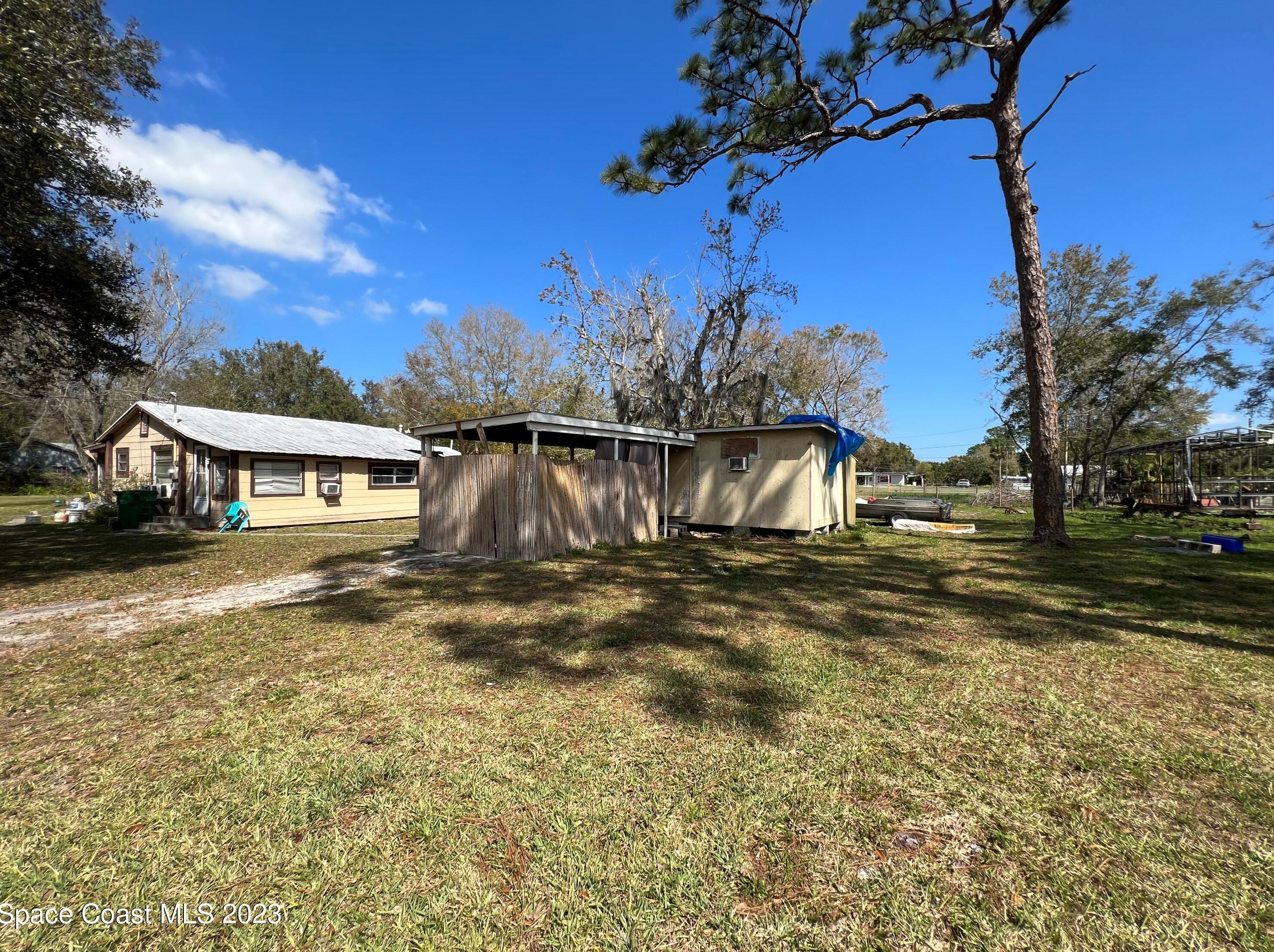 5737 Travis St, Mims, FL 32754