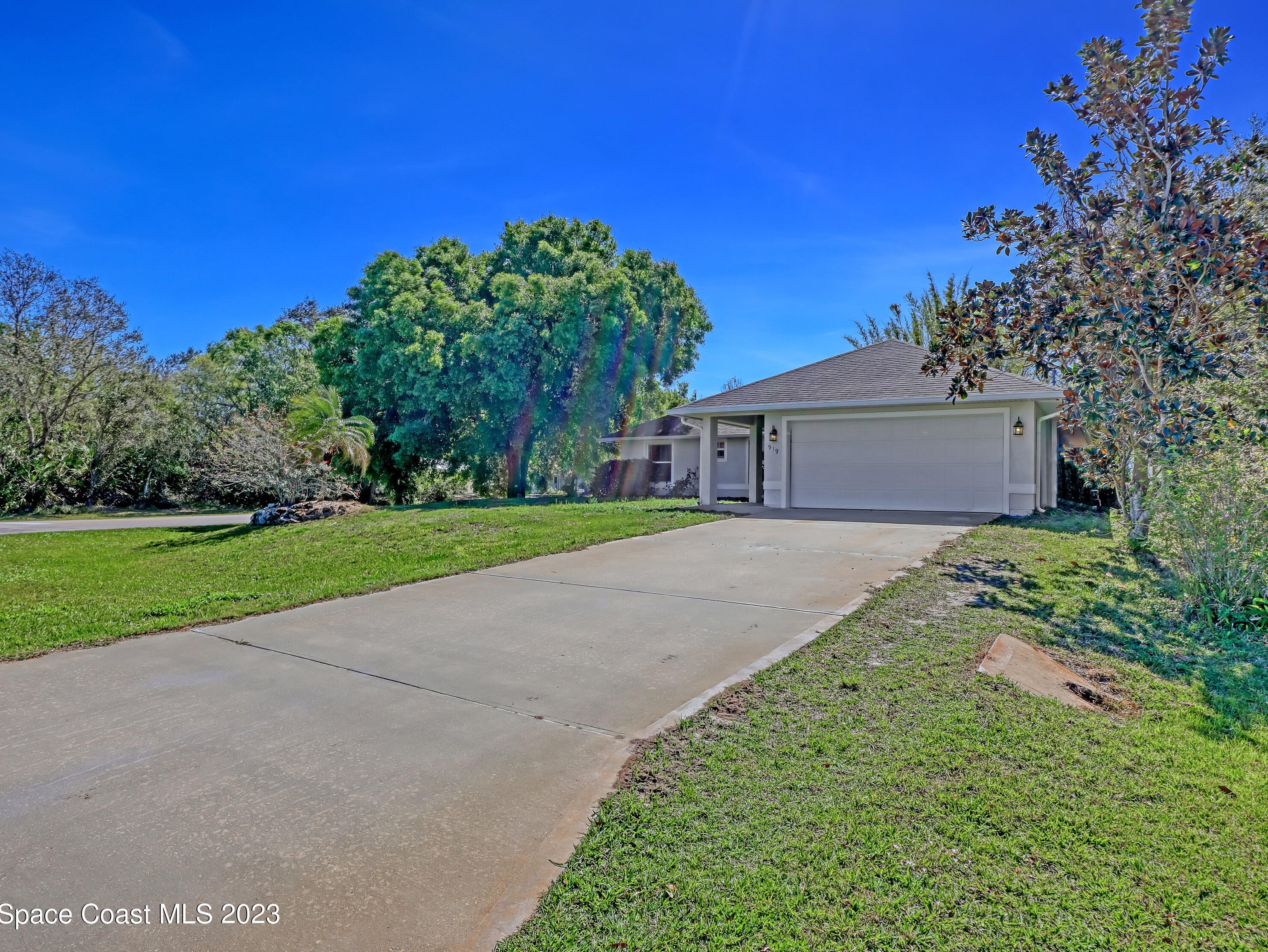 919 Dolphin Ave, Sebastian, FL 32958