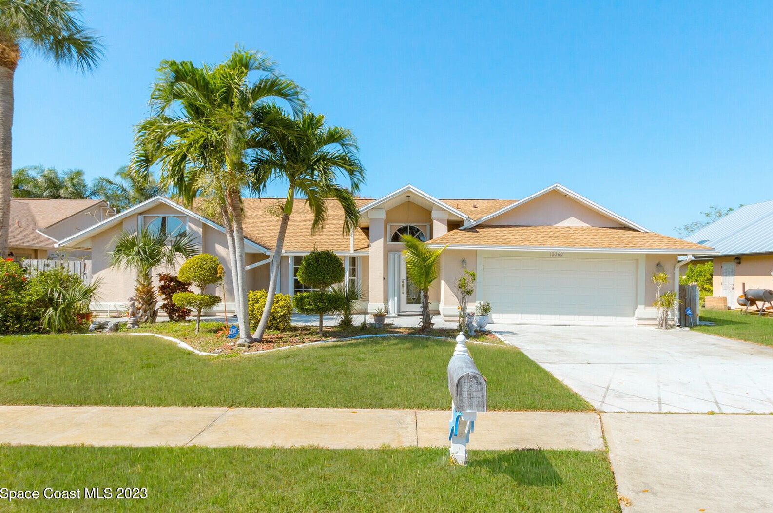 2360 Palm Lake Dr, Merritt Island, FL 32952