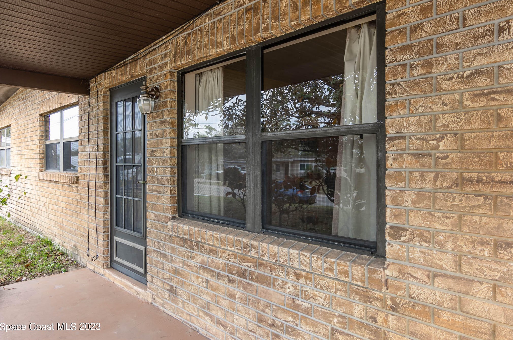 135 N Hilltop Dr, Titusville, FL 32796
