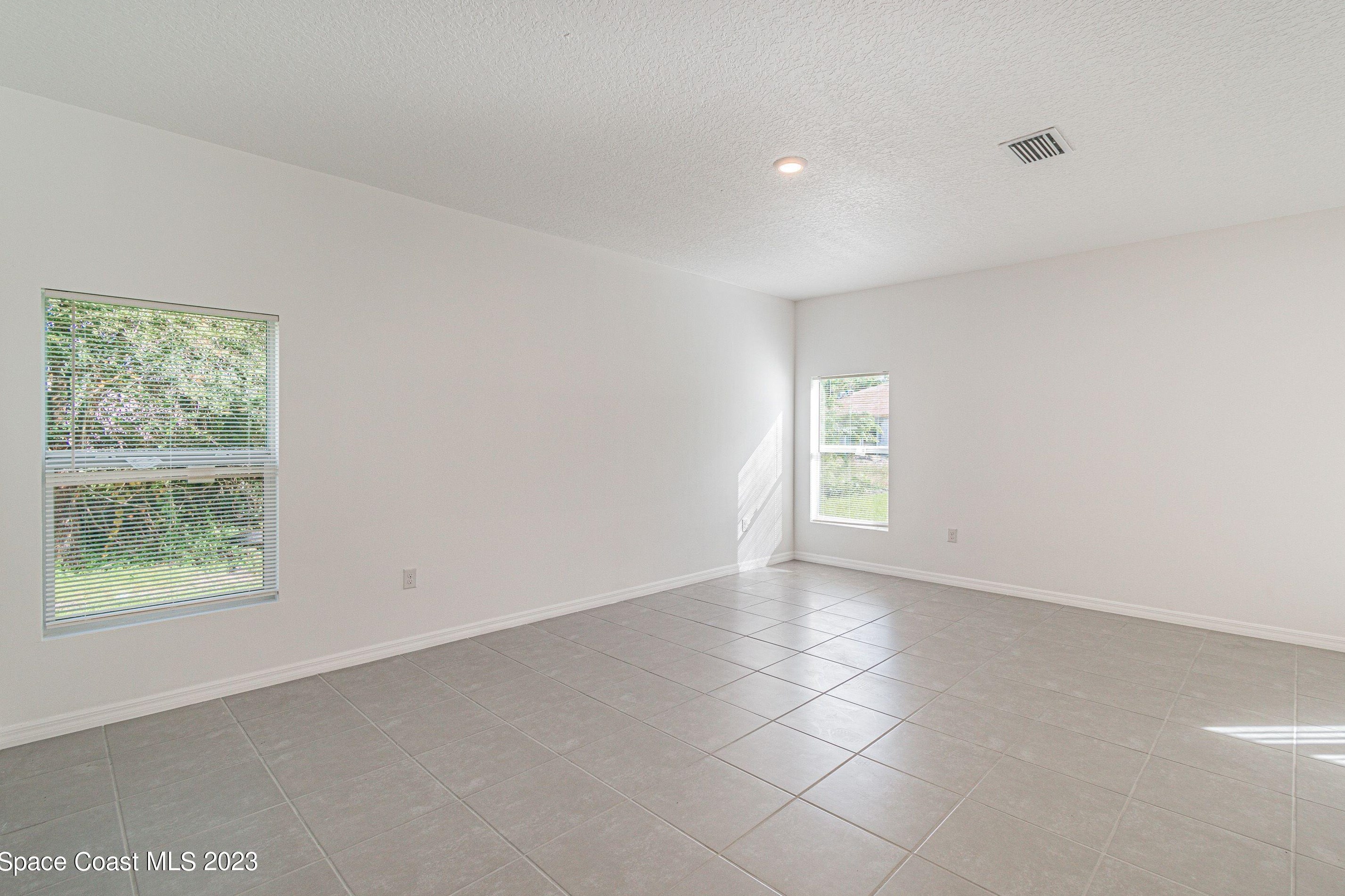 1531 Lucky St Nw, Melbourne, FL 32907