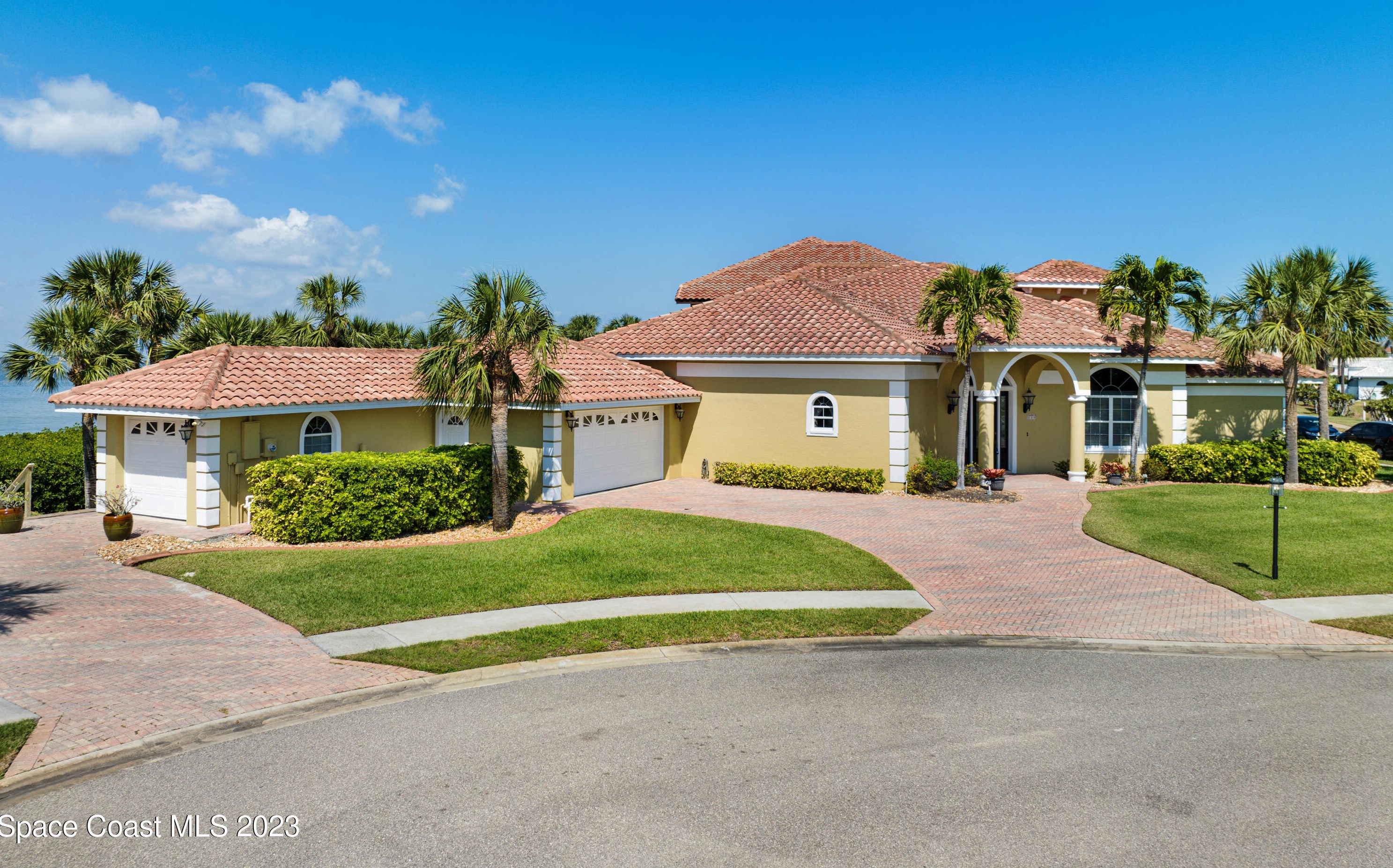 239 Loggerhead Dr, Melbourne, FL 32951-3634