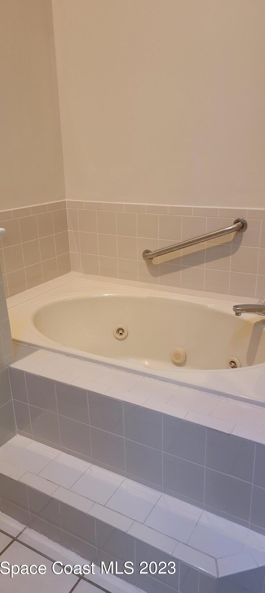 464 Prestwick Ct, Melbourne FL  32940-1876 exterior